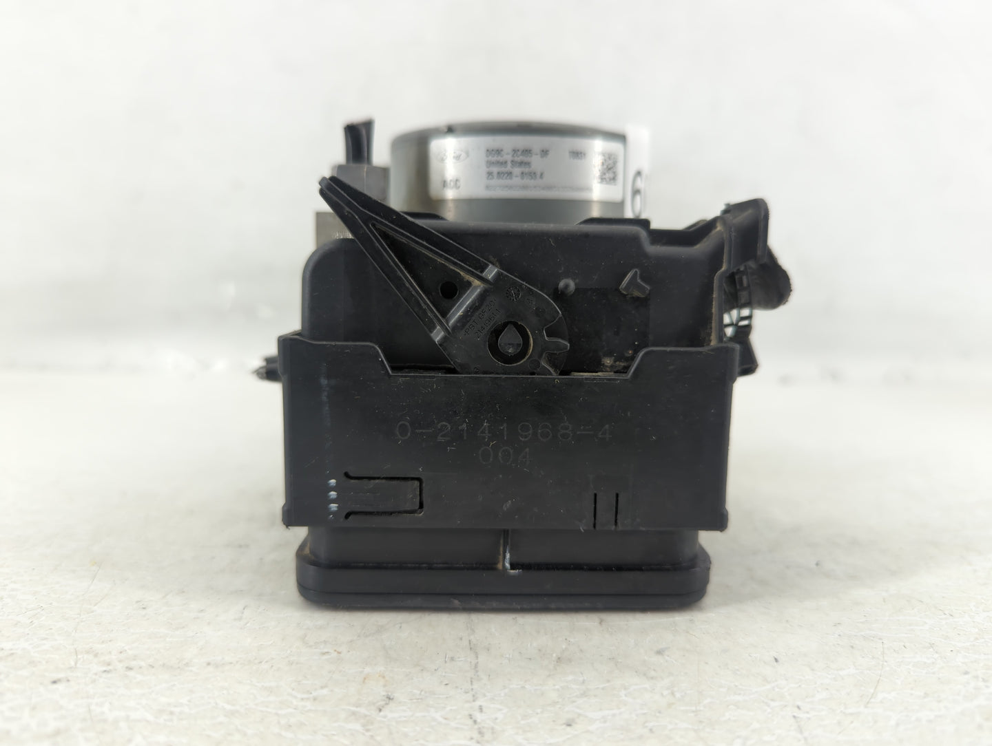 2014-2016 Ford Fusion ABS Pump Control Module Replacement P/N:DG9C-2C405-DF Fits Fits 2014 2015 2016 OEM Used Auto Parts - O