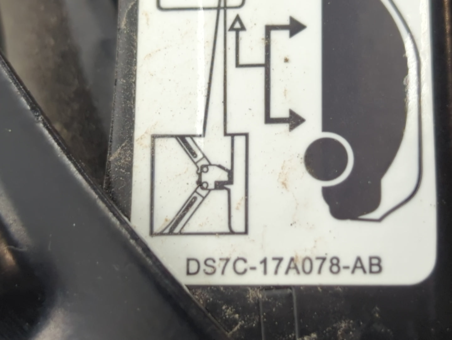 2014 Ford Fusion Spare Scissor Car Jack - Oemusedautoparts1.com