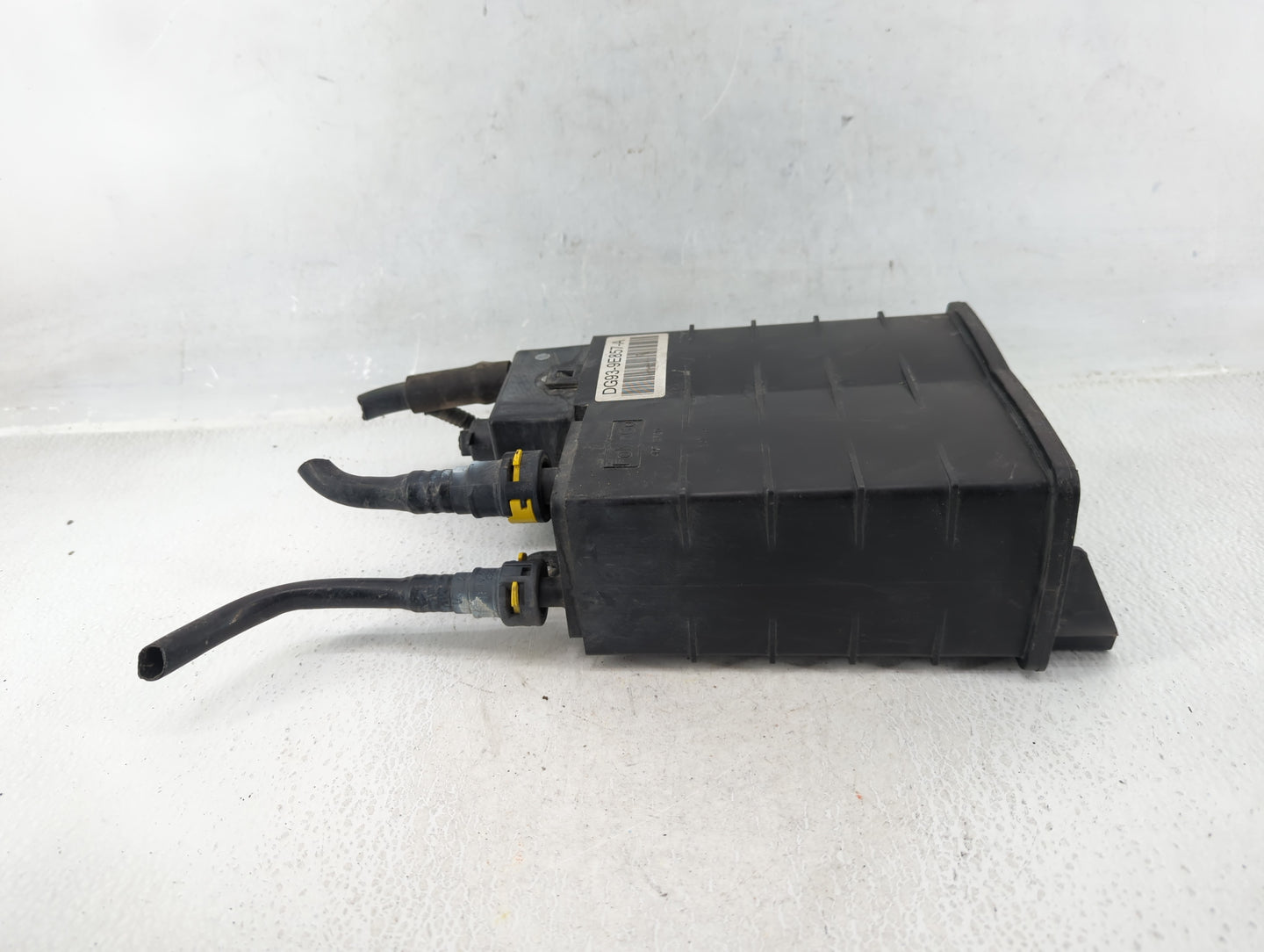2014 Ford Fusion Fuel Vapor Charcoal Canister 611163 - Oemusedautoparts1.com
