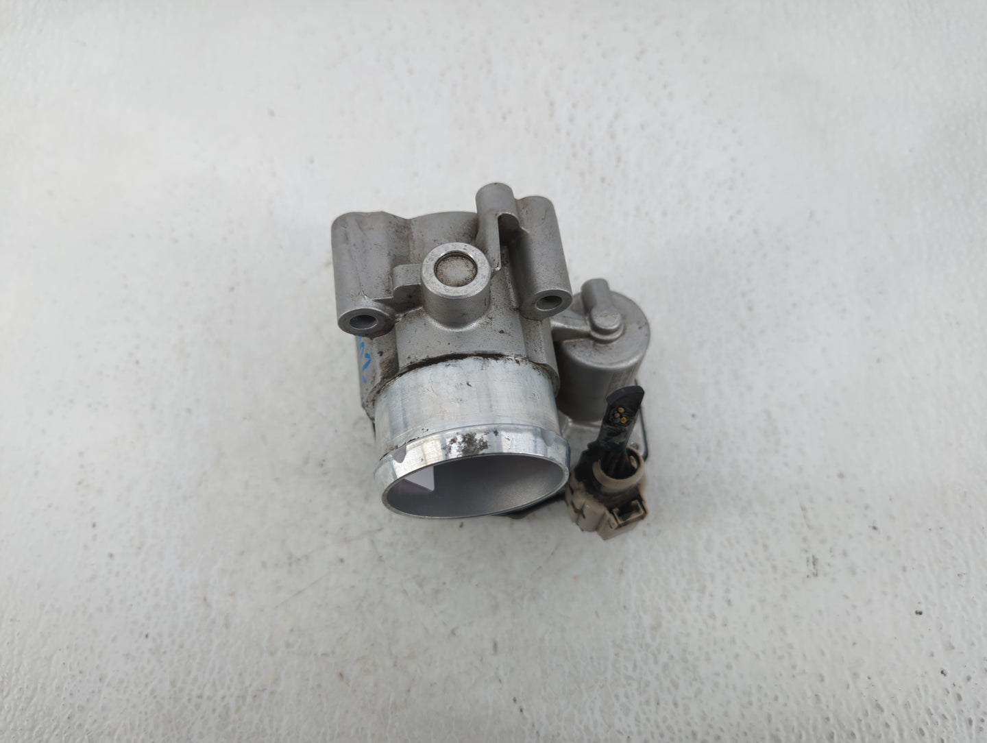 2014-2020 Ford Fusion Throttle Body P/N:DS7G-9F991-BB Fits Fits 2014 2015 2016 2017 2018 2019 2020 OEM Used Auto Parts - Oem