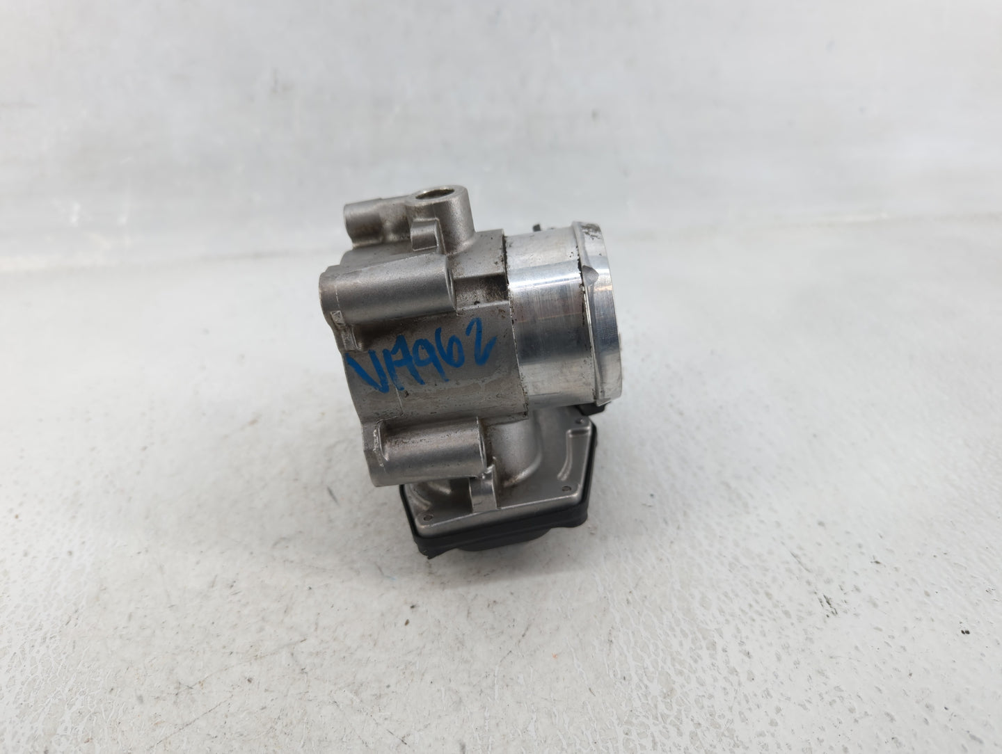2014-2020 Ford Fusion Throttle Body P/N:DS7G-9F991-BB Fits Fits 2014 2015 2016 2017 2018 2019 2020 OEM Used Auto Parts - Oem