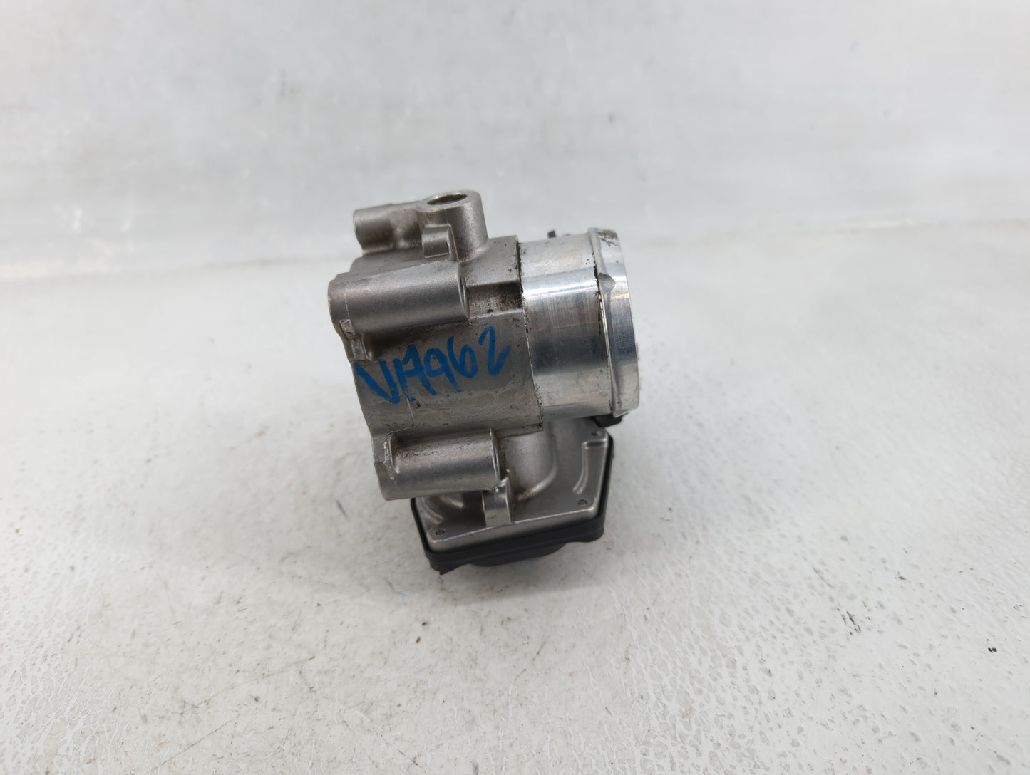 2014-2020 Ford Fusion Throttle Body P/N:DS7G-9F991-BB Fits Fits 2014 2015 2016 2017 2018 2019 2020 OEM Used Auto Parts - Oem