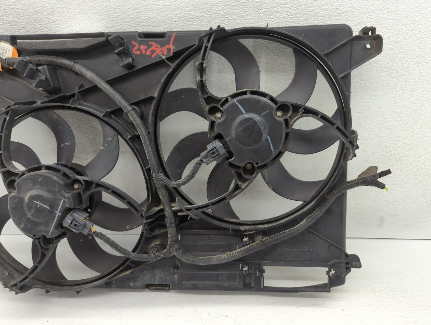 2013-2020 Ford Fusion Left Radiator Fan Motor Assembly Black - Oemusedautoparts1.com