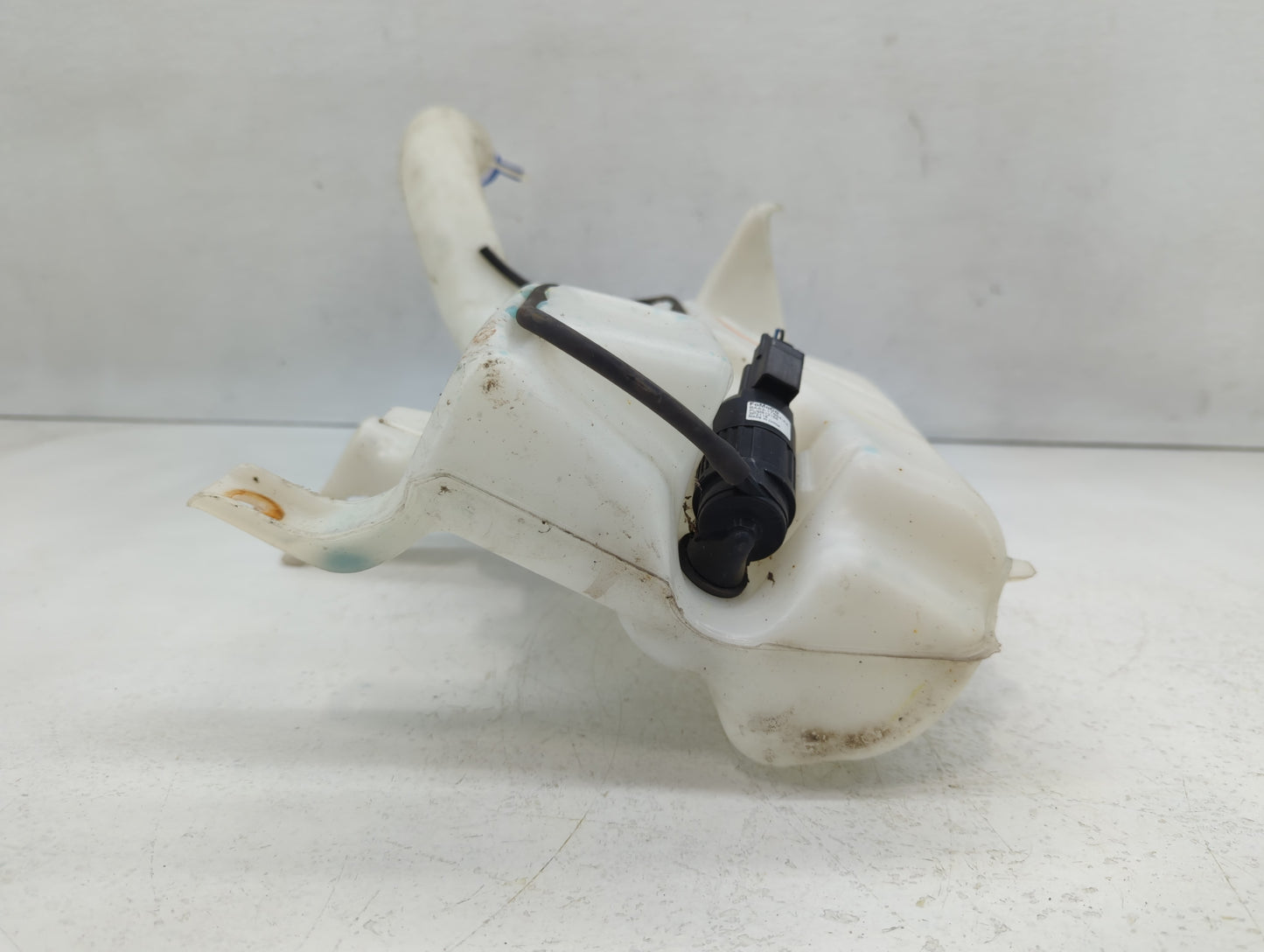 2013-2014 Ford Fusion Windshield Washer Fluid Reservoir Bottle Oem - Oemusedautoparts1.com
