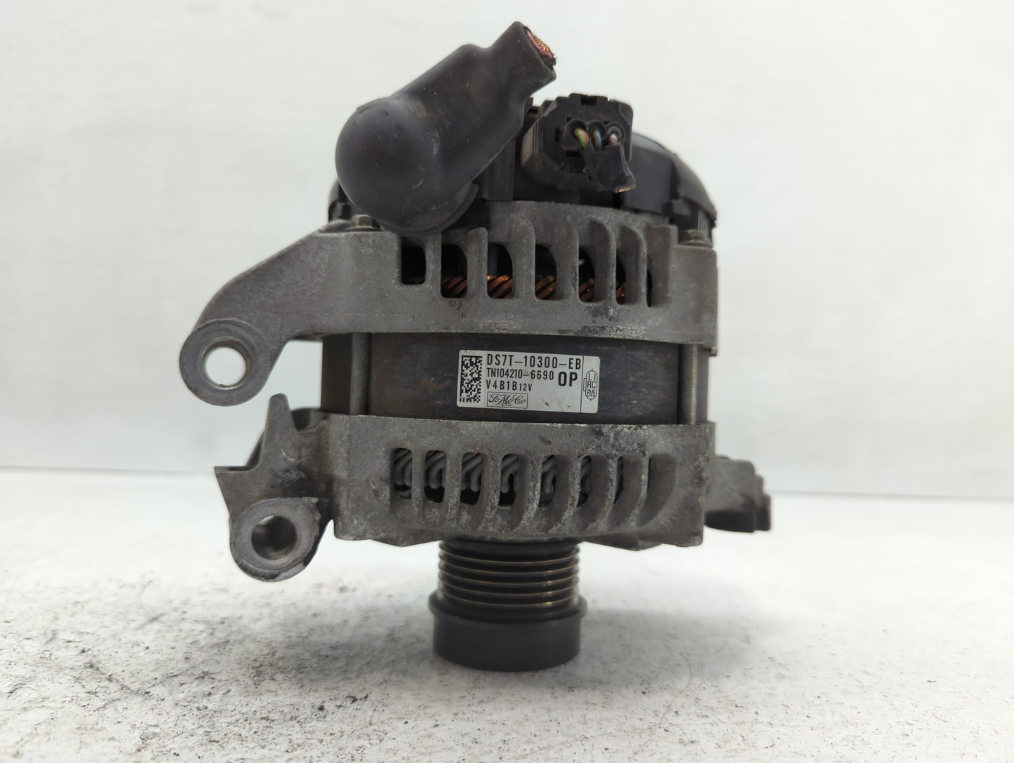 2013-2020 Ford Fusion Alternator Replacement Generator Charging Assembly Engine OEM P/N:DS7T-10300-EB Fits OEM Used Auto Par