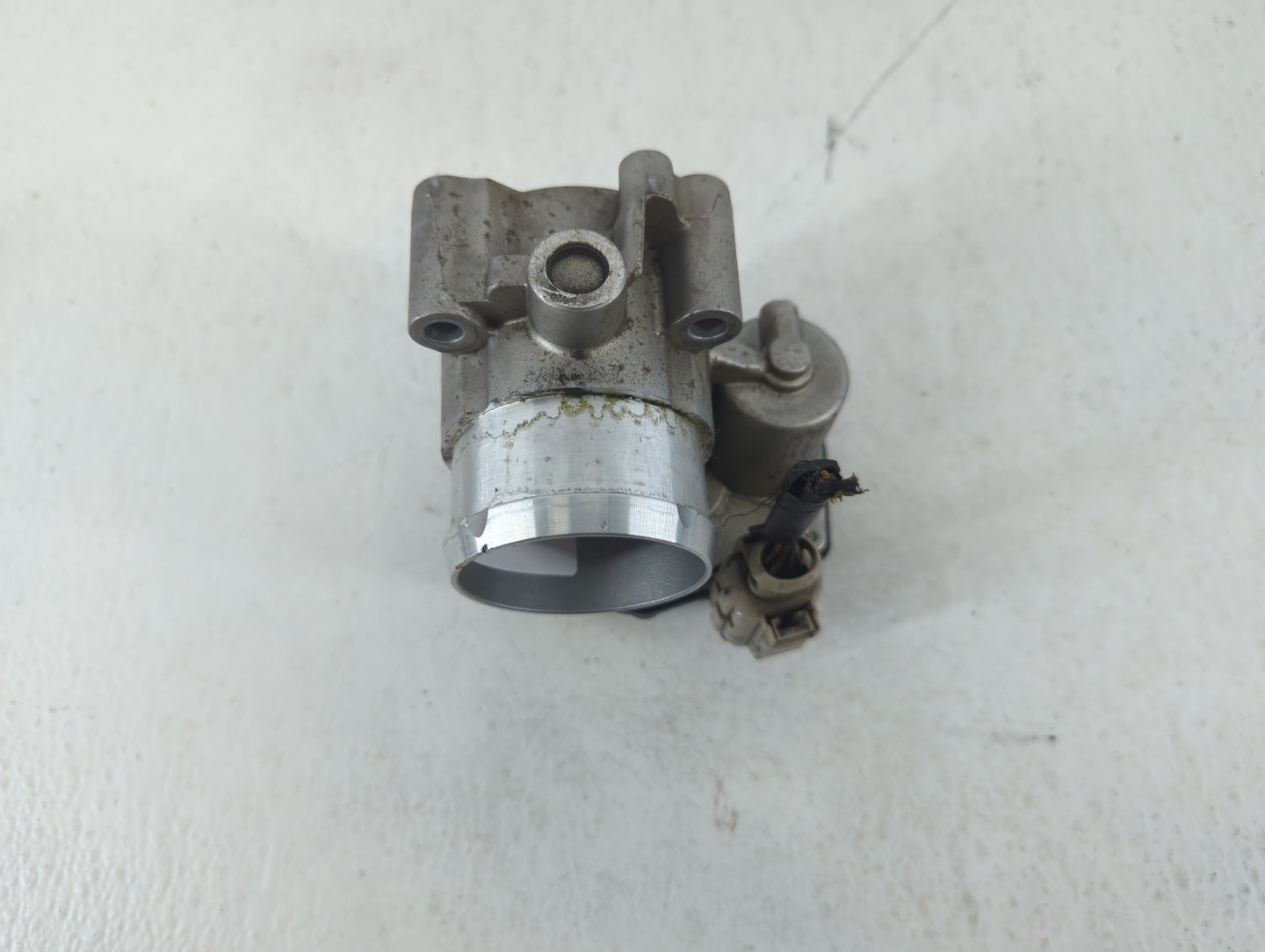 2014-2020 Ford Fusion Throttle Body P/N:DS7G-9F991-BB Fits Fits 2014 2015 2016 2017 2018 2019 2020 OEM Used Auto Parts - Oem