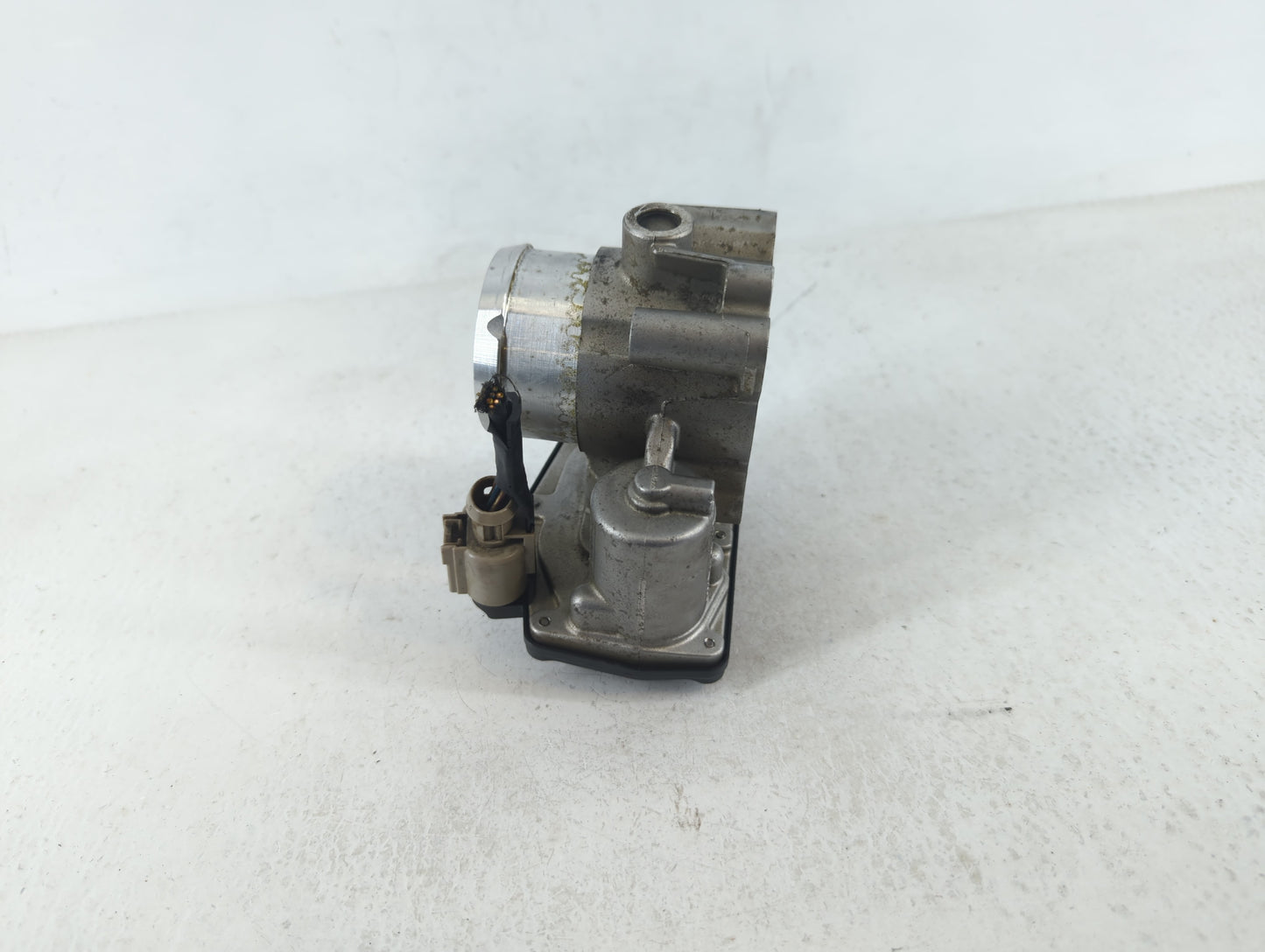 2014-2020 Ford Fusion Throttle Body P/N:DS7G-9F991-BB Fits Fits 2014 2015 2016 2017 2018 2019 2020 OEM Used Auto Parts - Oem