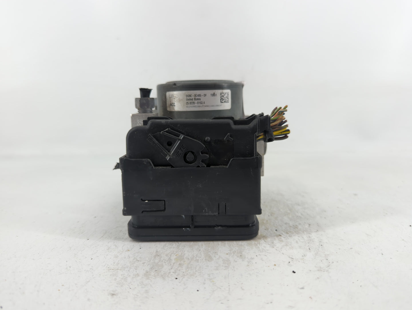 2014-2016 Ford Fusion ABS Pump Control Module Replacement P/N:DG9C-2C405-DF Fits Fits 2014 2015 2016 OEM Used Auto Parts - O