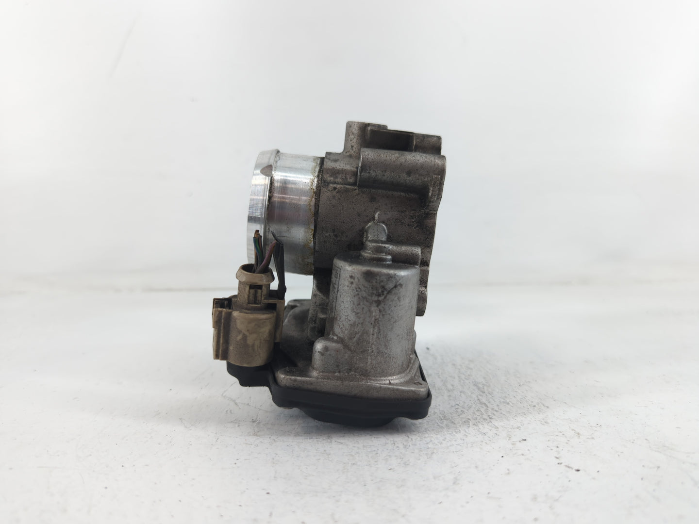 2014-2020 Ford Fusion Throttle Body P/N:B13 272 5959 DS7G-9F991-BB Fits Fits 2014 2015 2016 2017 2018 2019 2020 OEM Used Aut