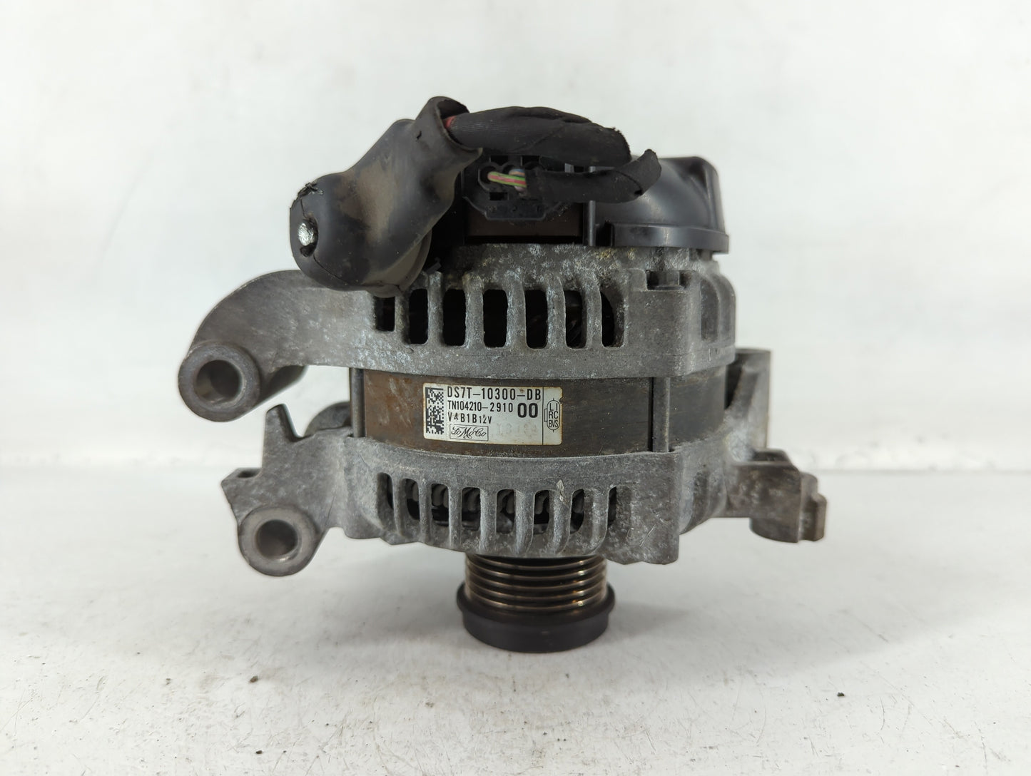 2013-2016 Ford Fusion Alternator Replacement Generator Charging Assembly Engine OEM P/N:TN104210-2910 DS7T-10300-DB Fits OEM