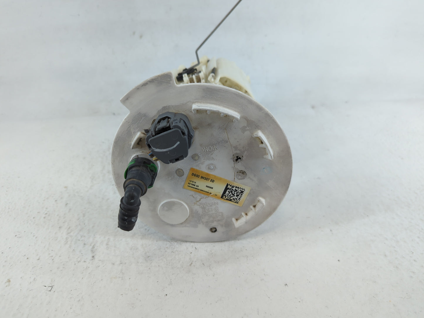 2013-2016 Ford Fusion Electrical Gas Fuel Pump Assembly - Oemusedautoparts1.com