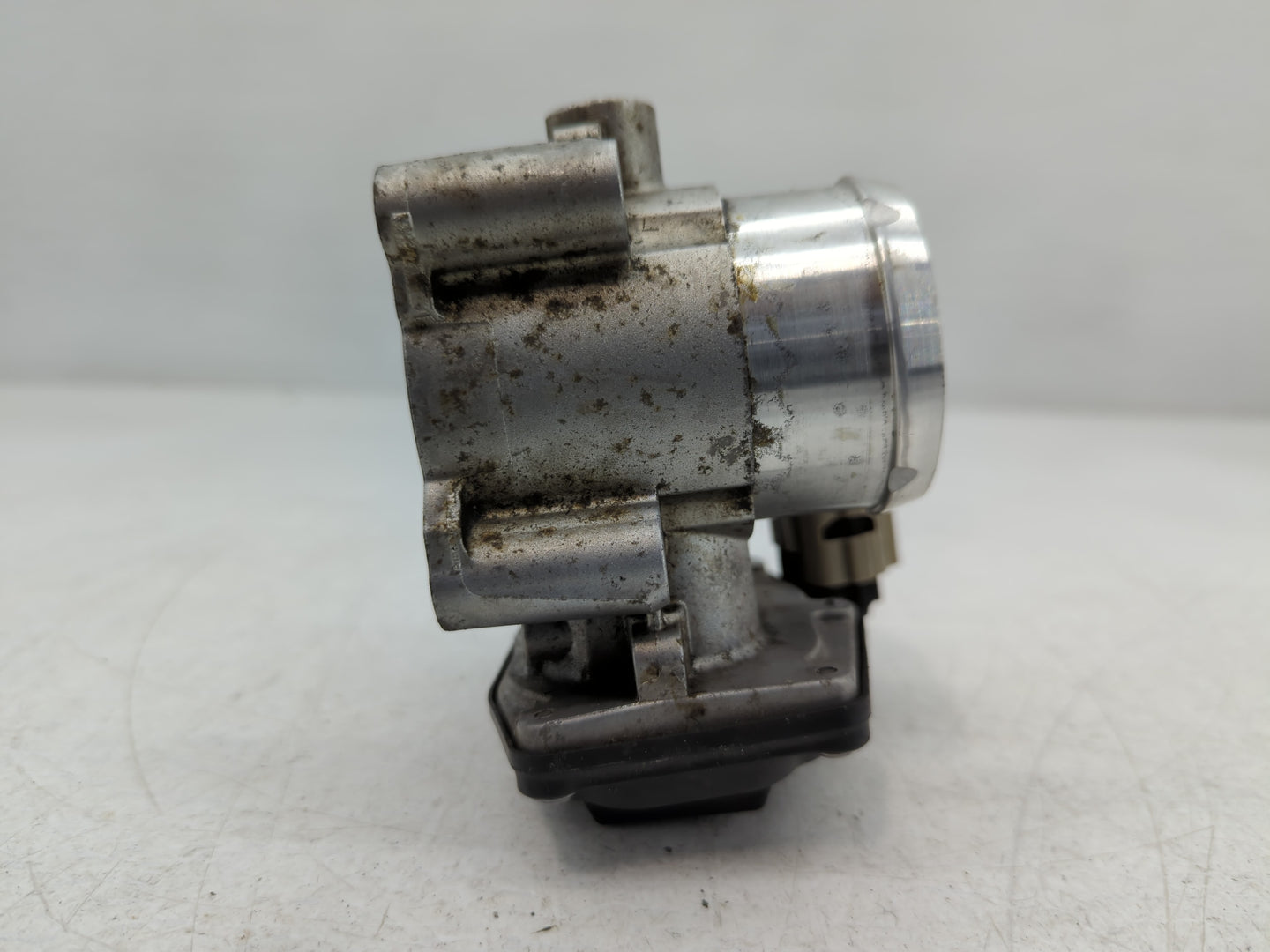 2014-2020 Ford Fusion Throttle Body P/N:B13 179 4386 DS7E-9F991-BB Fits Fits 2014 2015 2016 2017 2018 2019 2020 OEM Used Aut