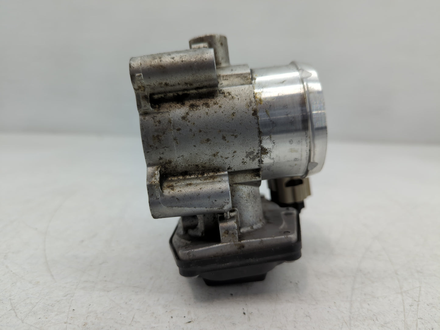 2014-2020 Ford Fusion Throttle Body P/N:B13 179 4386 DS7E-9F991-BB Fits Fits 2014 2015 2016 2017 2018 2019 2020 OEM Used Aut