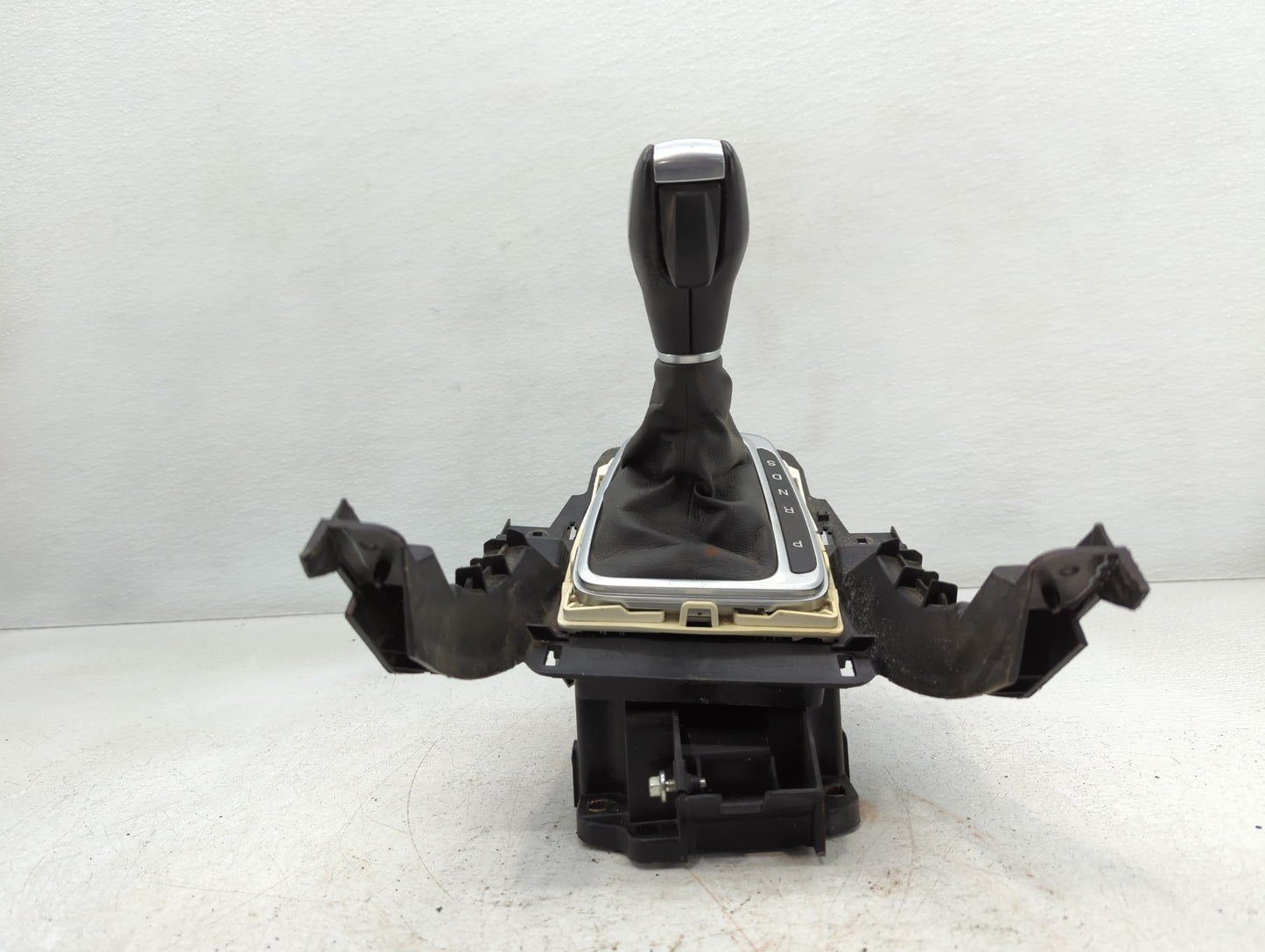 2014 Ford Fusion Floor Console Assembly Shifter - Oemusedautoparts1.com