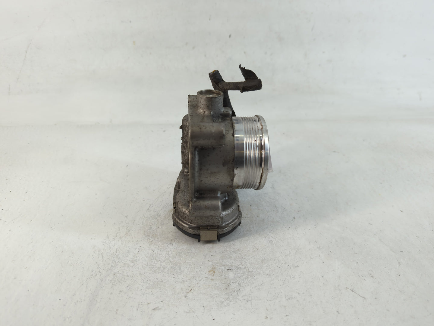 2014-2020 Ford Fusion Throttle Body P/N:DS7E-9F991-BB Fits Fits 2014 2015 2016 2017 2018 2019 2020 2021 2022 OEM Used Auto P