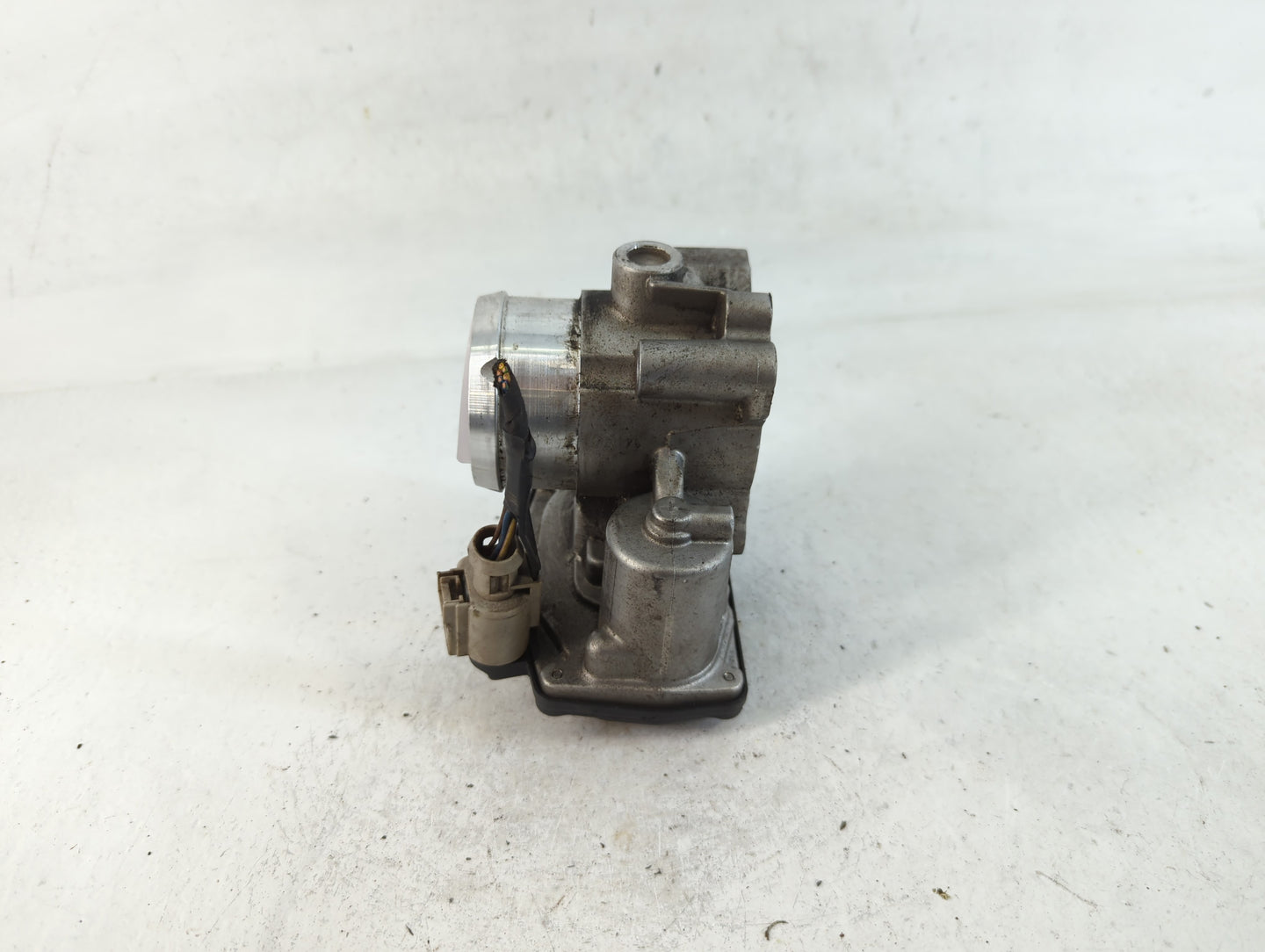 2014-2020 Ford Fusion Throttle Body P/N:DS7G-9F991-BB B13 300 4035 Fits Fits 2014 2015 2016 2017 2018 2019 2020 OEM Used Aut