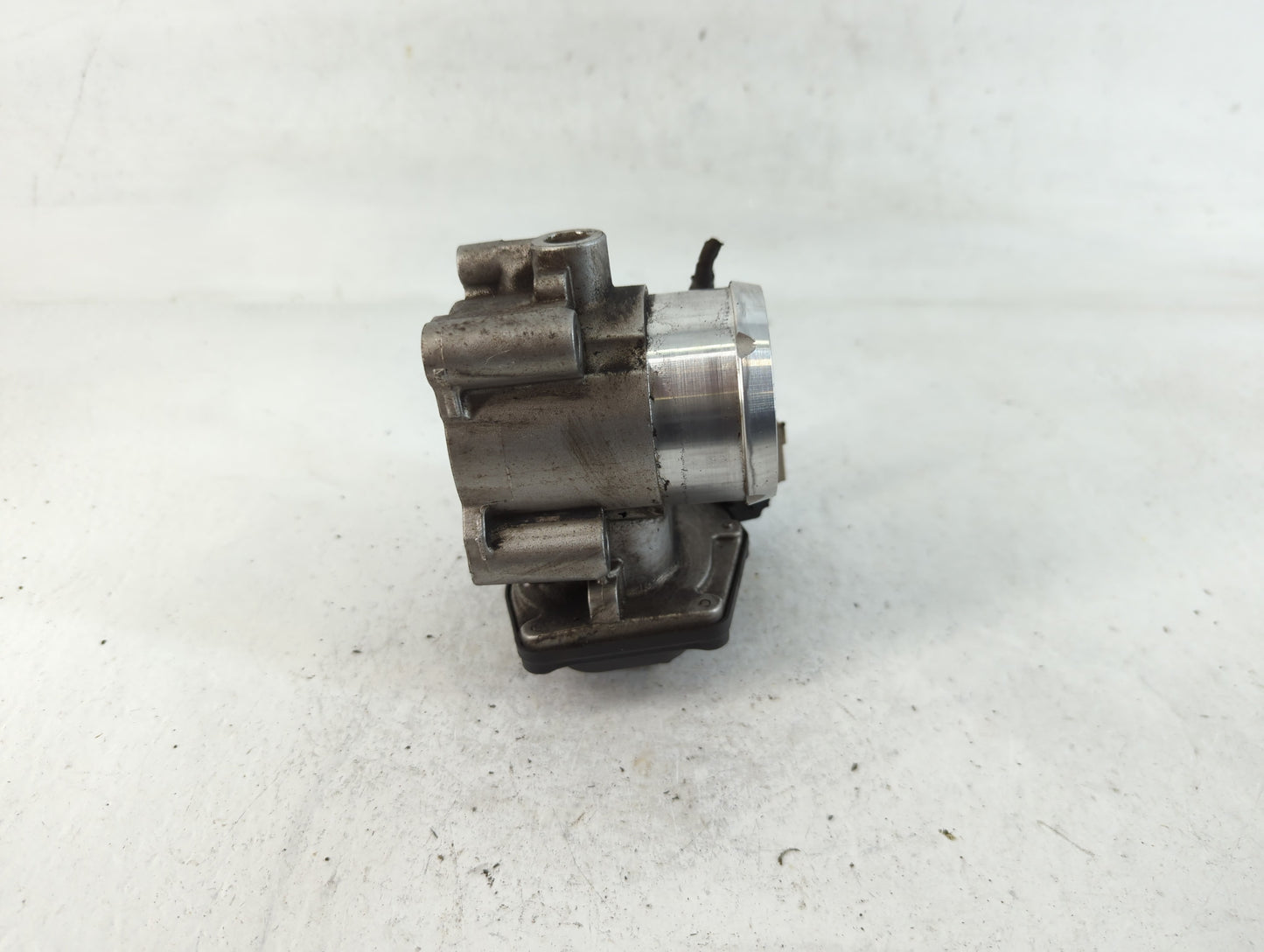2014-2020 Ford Fusion Throttle Body P/N:DS7G-9F991-BB B13 300 4035 Fits Fits 2014 2015 2016 2017 2018 2019 2020 OEM Used Aut