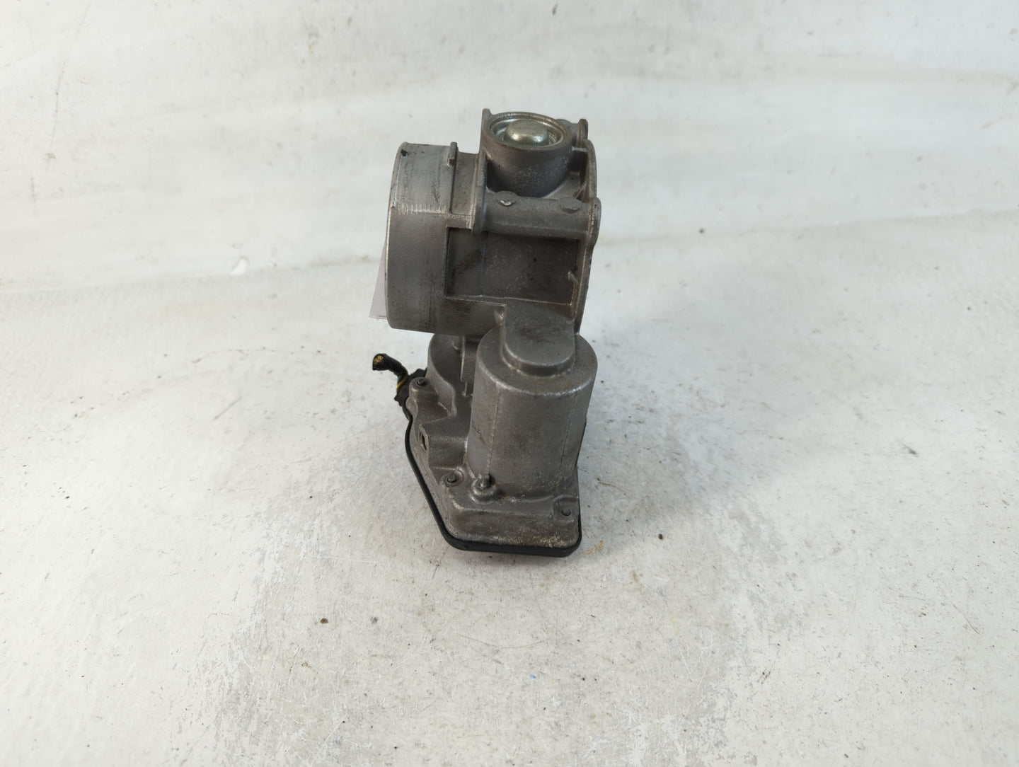 2013-2020 Ford Fusion Throttle Body P/N:DS7E-9F991-AF Fits Fits 2013 2014 2015 2016 2017 2018 2019 2020 2021 2022 OEM Used A