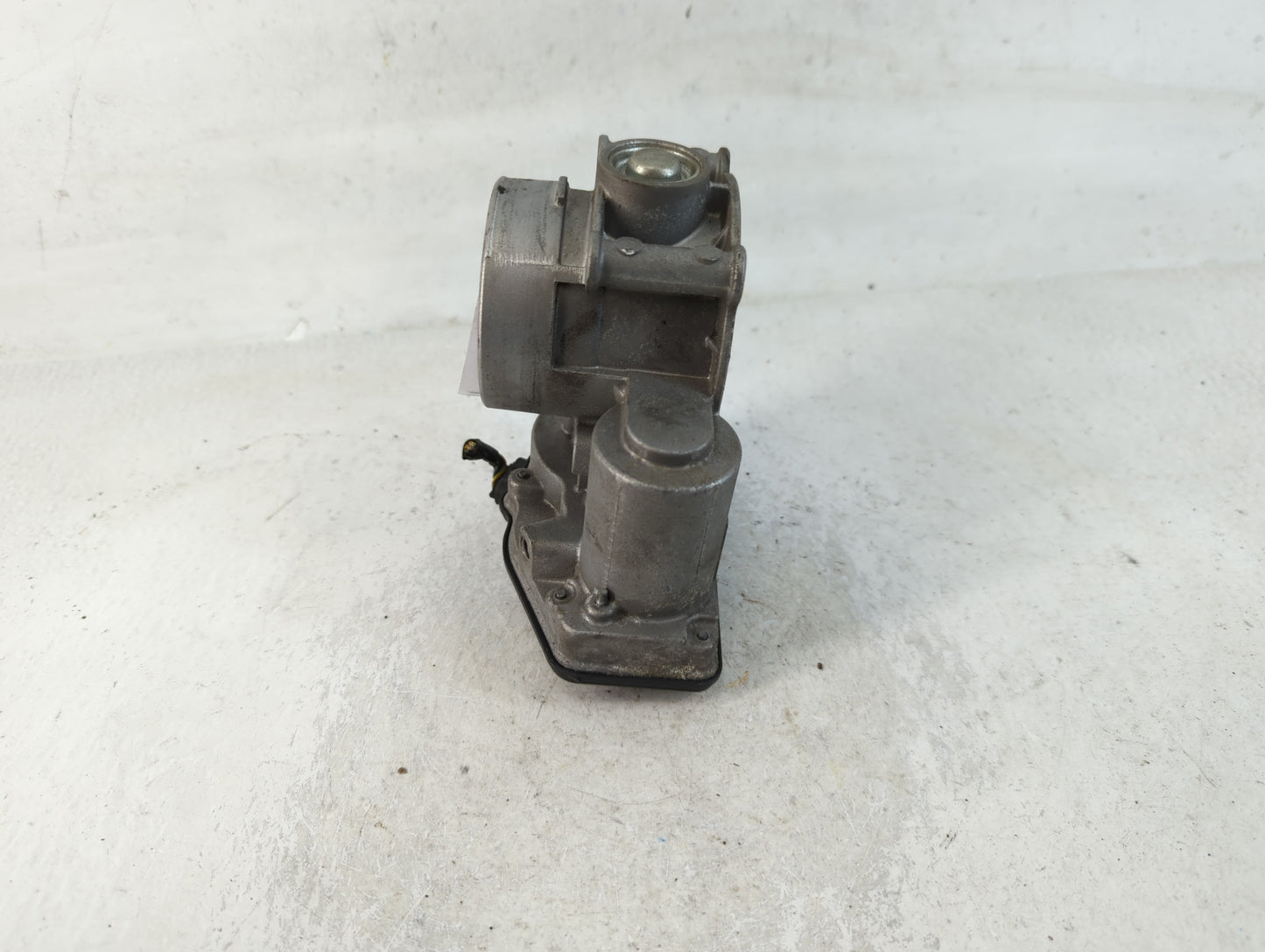 2013-2020 Ford Fusion Throttle Body P/N:DS7E-9F991-AF Fits Fits 2013 2014 2015 2016 2017 2018 2019 2020 2021 2022 OEM Used A
