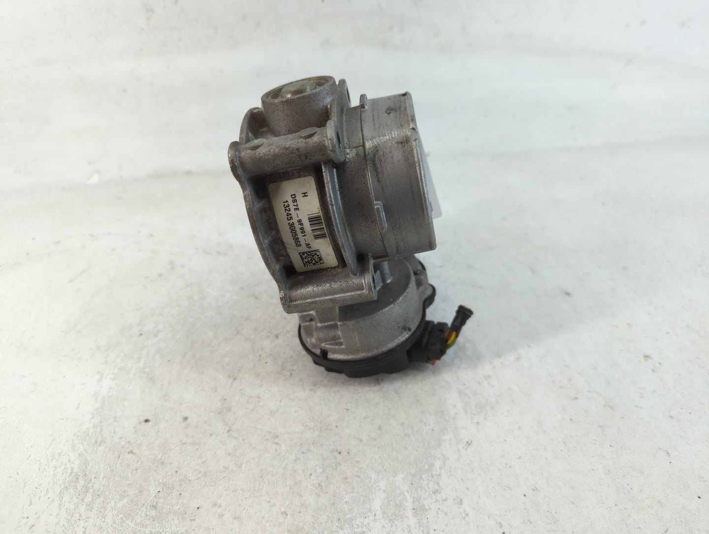 2013-2020 Ford Fusion Throttle Body P/N:DS7E-9F991-AF Fits Fits 2013 2014 2015 2016 2017 2018 2019 2020 2021 2022 OEM Used A