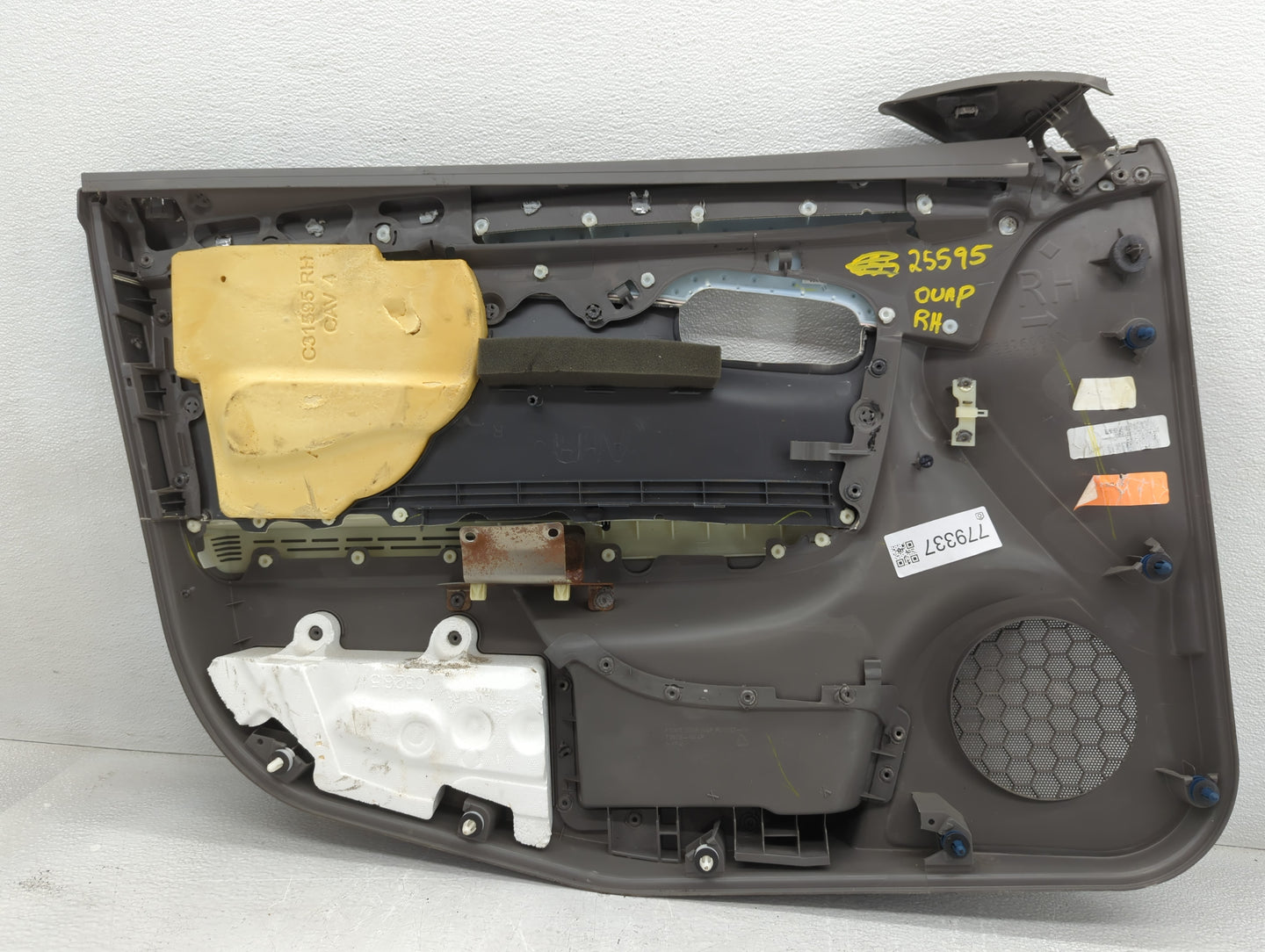 2014 Ford Fusion Front Right Passenger Interior Door Panel Trim - Oemusedautoparts1.com