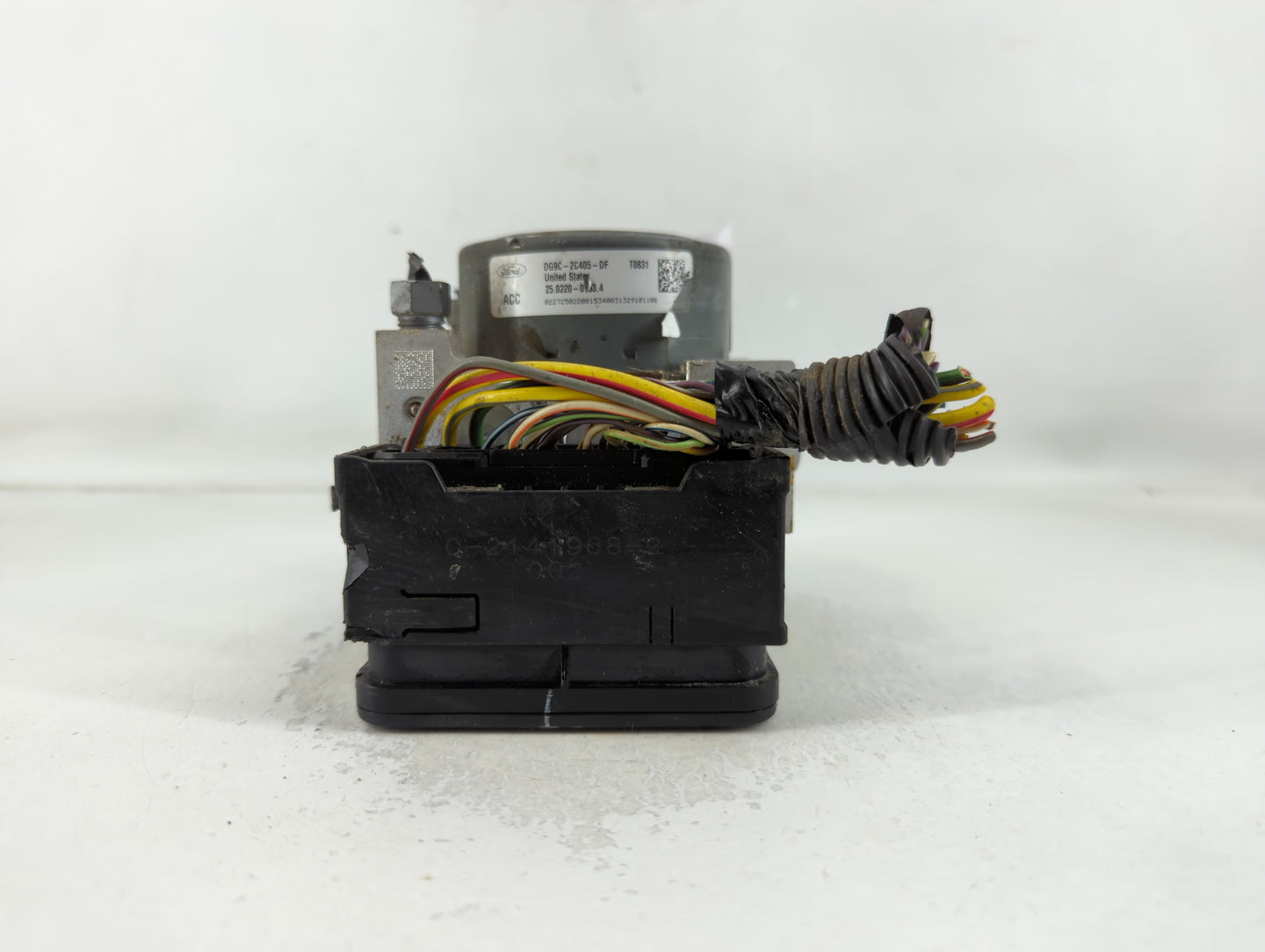 2014-2016 Ford Fusion ABS Pump Control Module Replacement P/N:DG9C-2C405-DF Fits Fits 2014 2015 2016 OEM Used Auto Parts - O