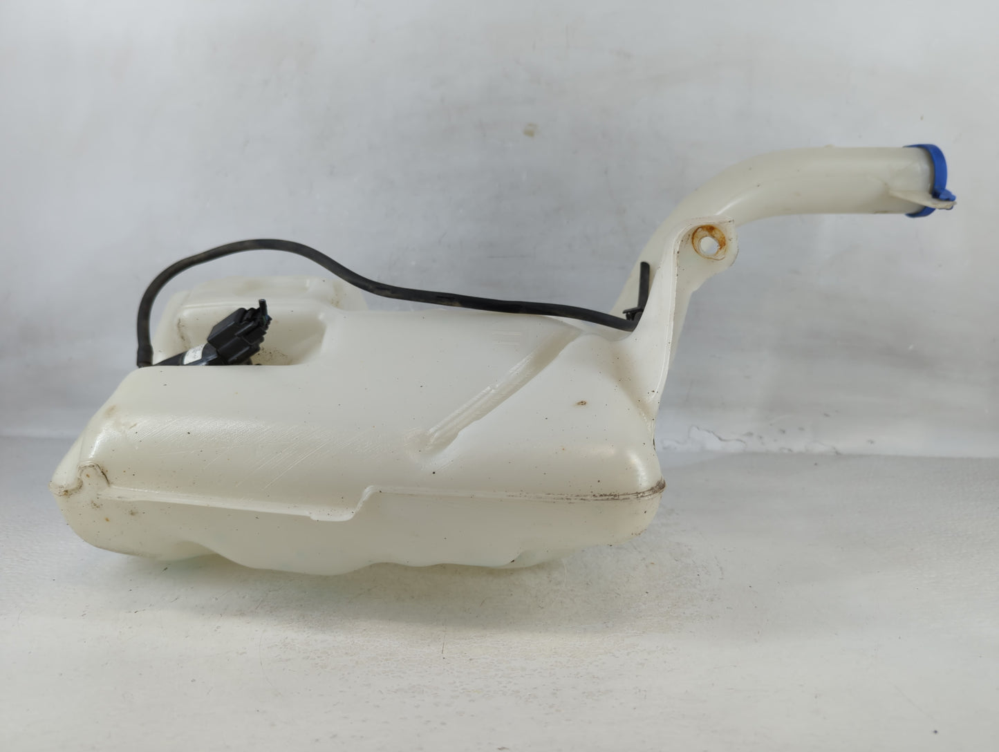 2013-2014 Ford Fusion Windshield Washer Fluid Reservoir Bottle Oem - Oemusedautoparts1.com