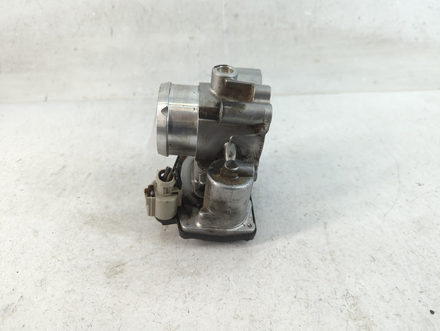 2014-2020 Ford Fusion Throttle Body P/N:B13 178 4470 DS7G-9F991-BB Fits Fits 2014 2015 2016 2017 2018 2019 2020 OEM Used Aut