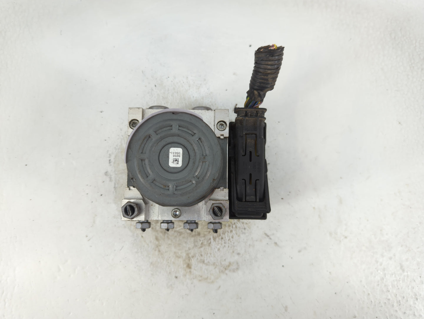 2014-2016 Ford Fusion ABS Pump Control Module Replacement P/N:DG9C-2C405-DF Fits Fits 2014 2015 2016 OEM Used Auto Parts - O
