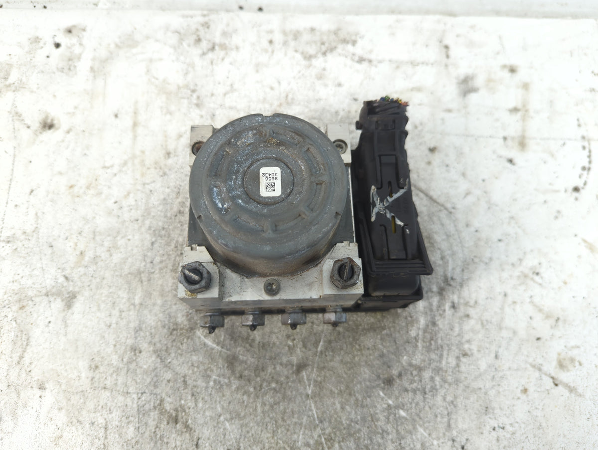 2014-2016 Ford Fusion Anti-Lock Brake ABS Pump Module Actuator OEM P/N:DG9C-2C405-DF Fits Fits 2014 2015 2016 OEM Used Auto 