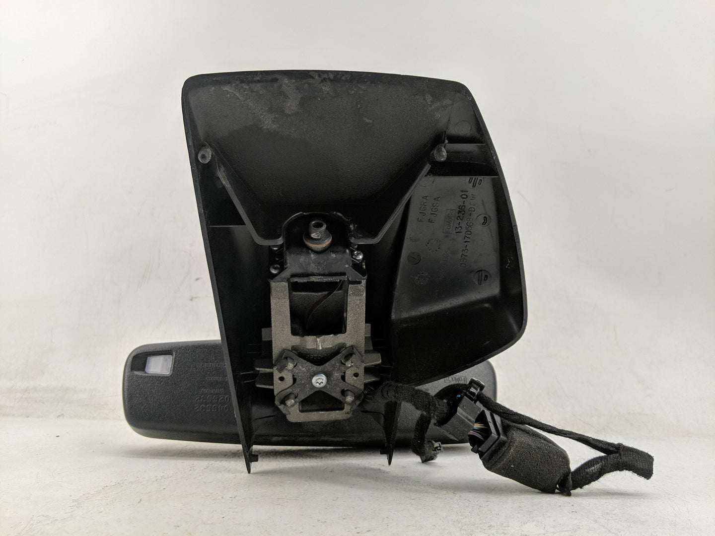 2014 Ford Mondeo Interior Rear View Mirror Replacement OEM P/N:DS7317D568G Fits OEM Used Auto Parts - Oemusedautoparts1.com