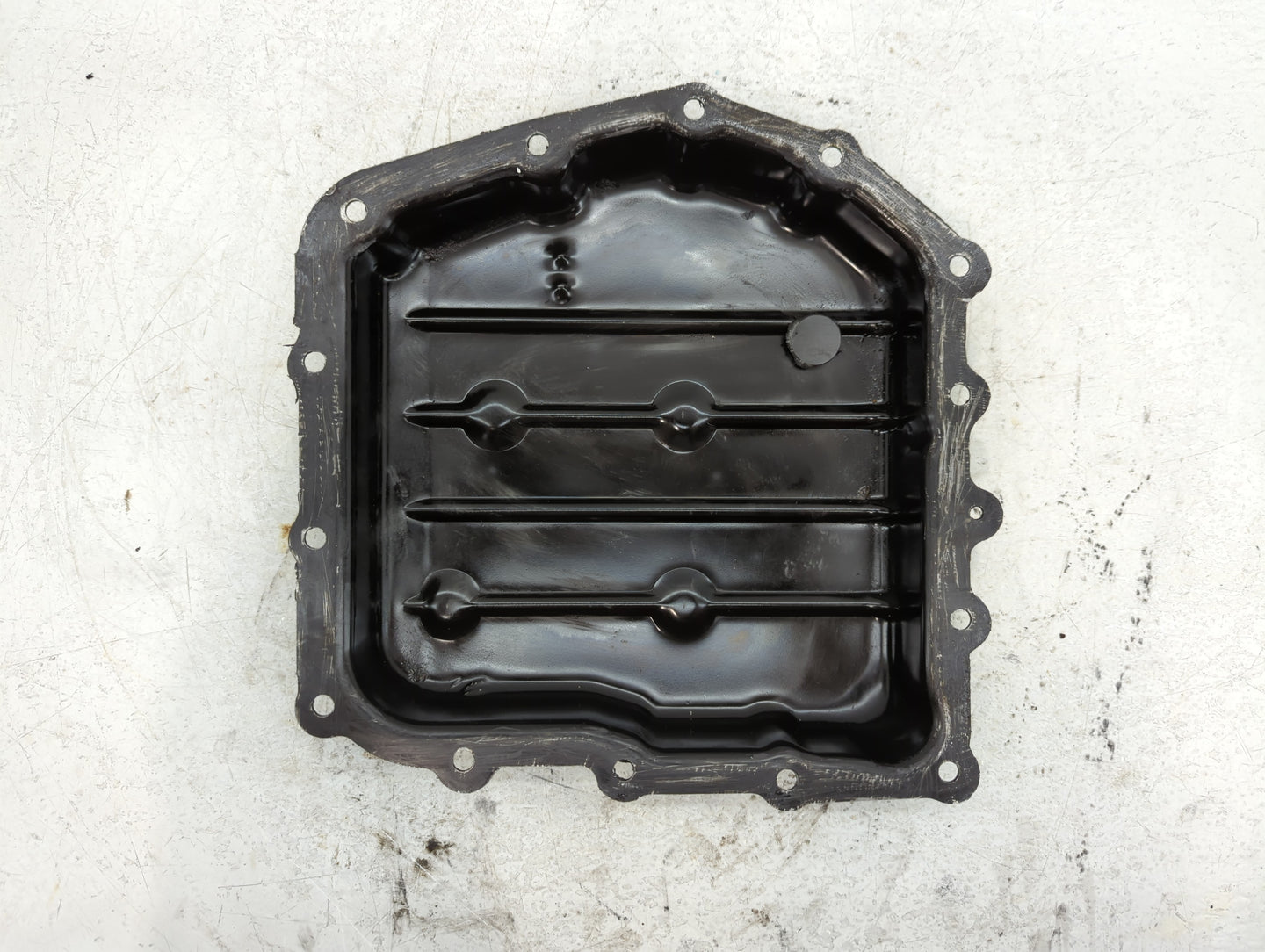 2014 Ford Mondeo Engine Oil Pan P/N:9 97 024 13 Fits OEM Used Auto Parts - Oemusedautoparts1.com