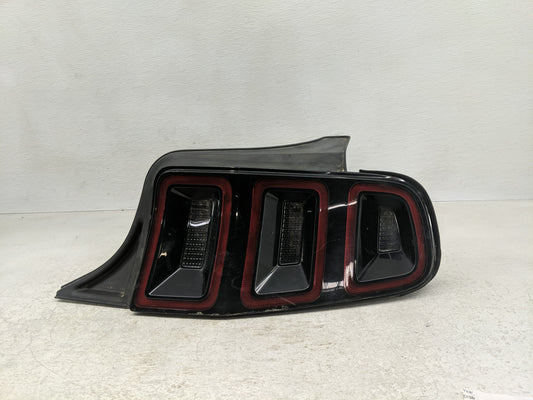 2013-2014 Ford Mustang Tail Light Assembly Passenger Right OEM P/N:DR33-13B50 Fits Fits 2013 2014 OEM Used Auto Parts - Oemu