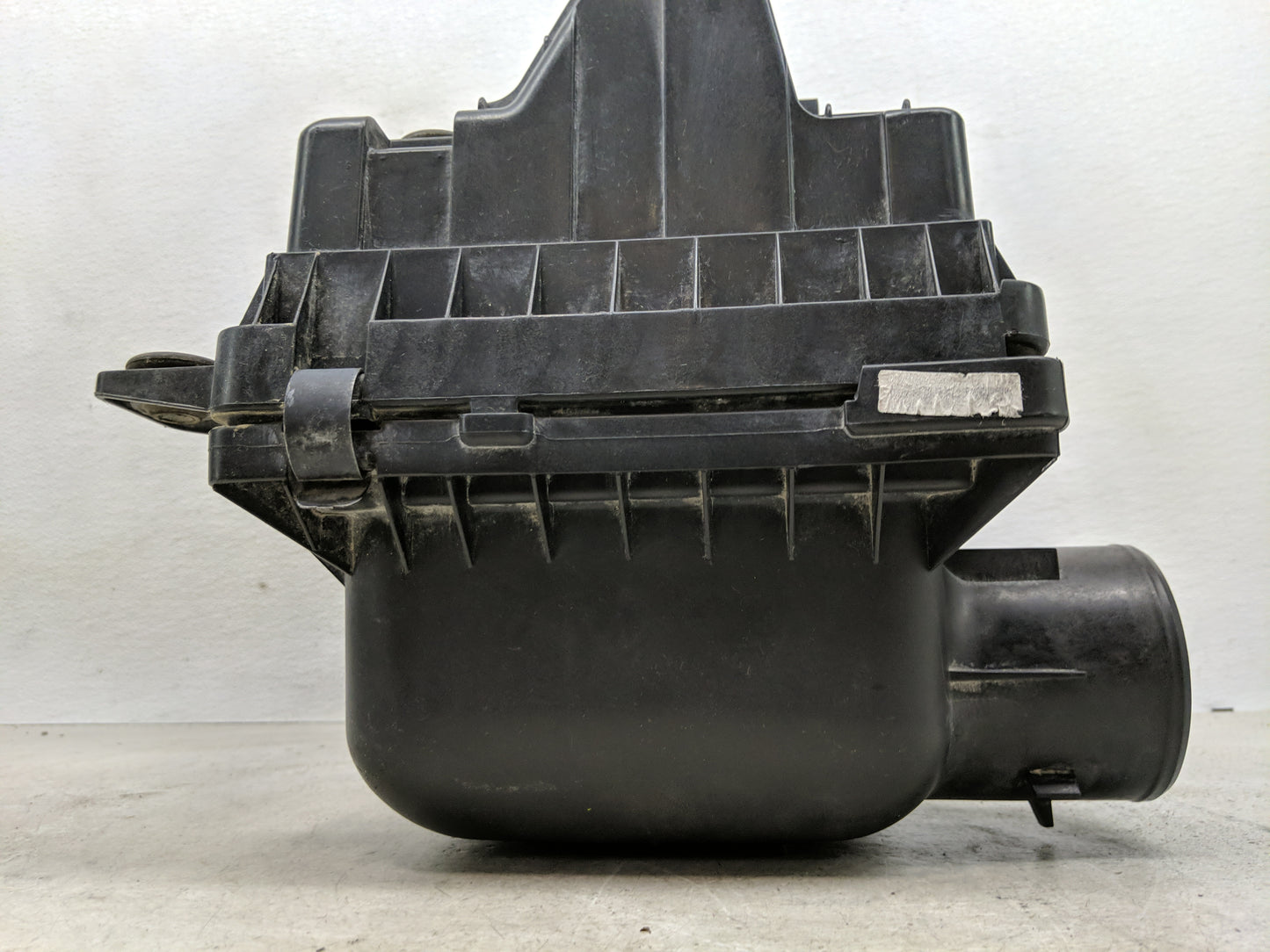 2011-2014 Ford Mustang Air Cleaner Intake-duct Hose Tube - Oemusedautoparts1.com