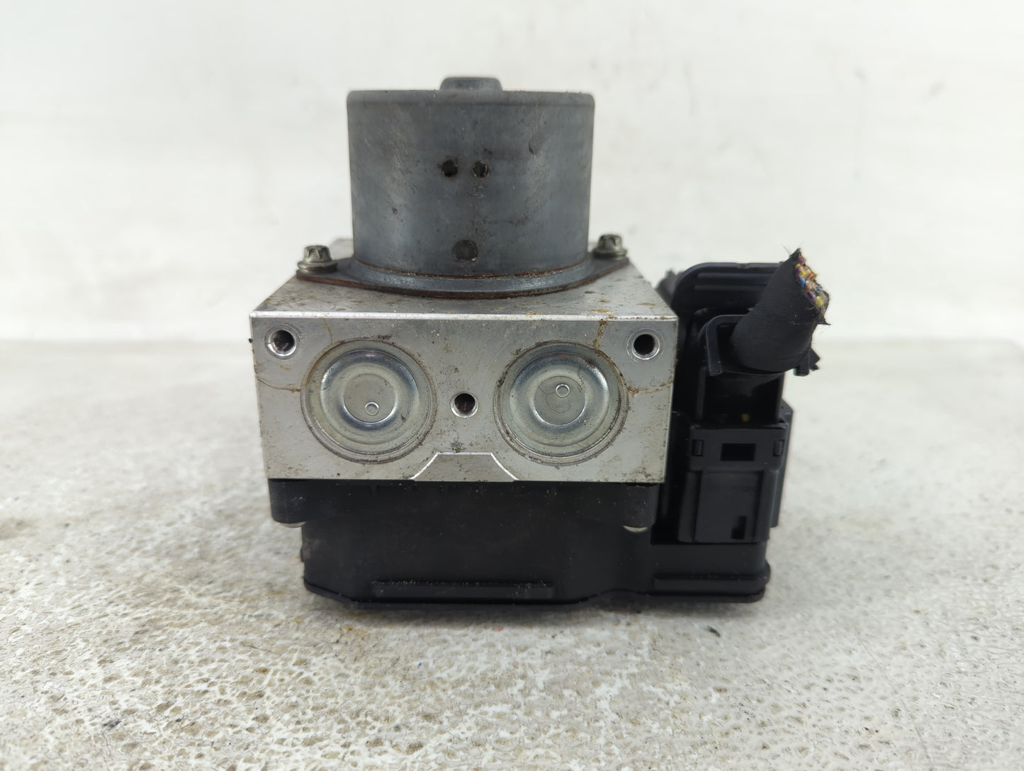 2013-2014 Ford Mustang ABS Pump Control Module Replacement P/N:DR33-2C405-AD Fits Fits 2013 2014 OEM Used Auto Parts - Oemus