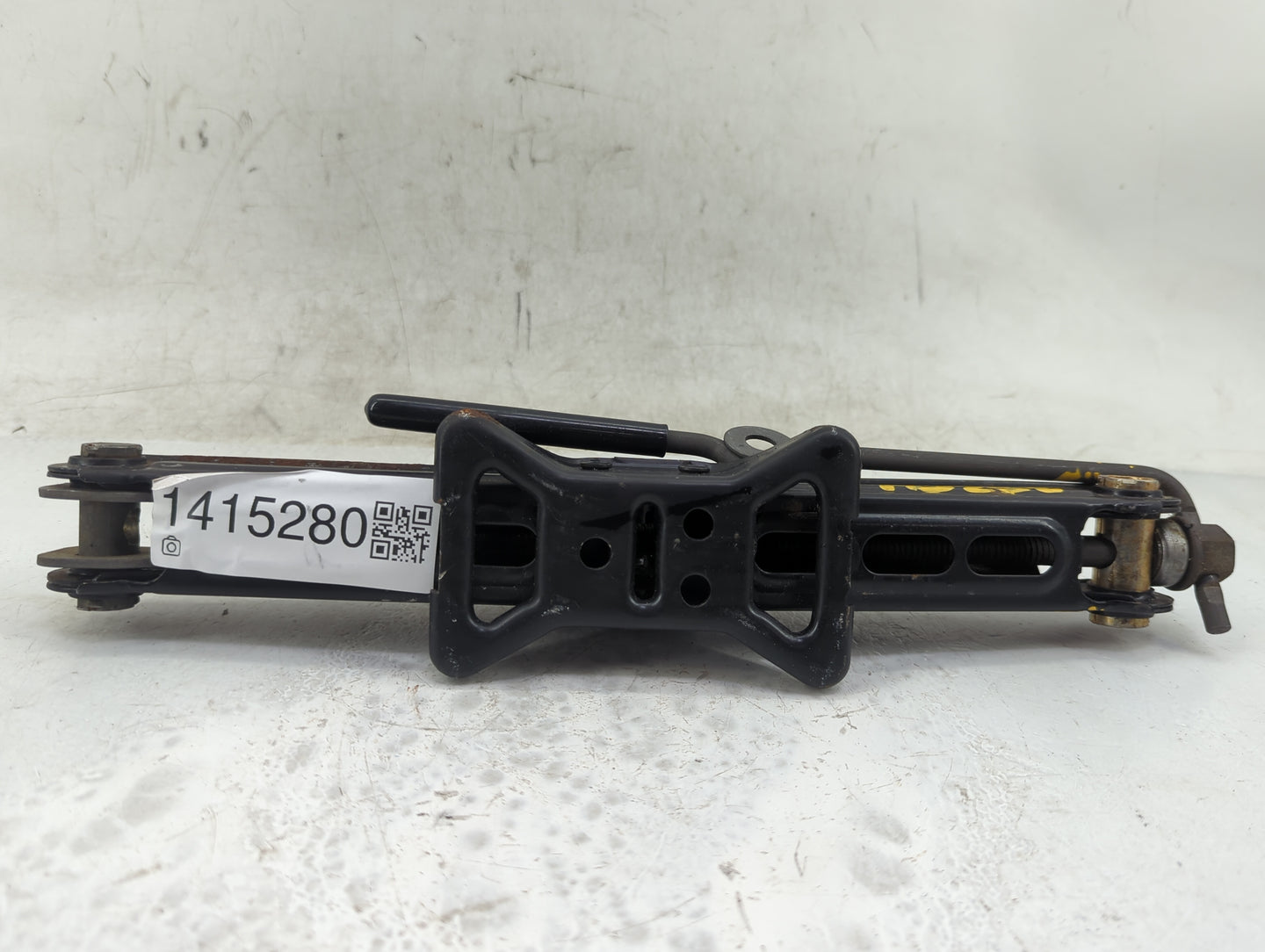 2014 Ford Mustang Spare Scissor Car Jack - Oemusedautoparts1.com