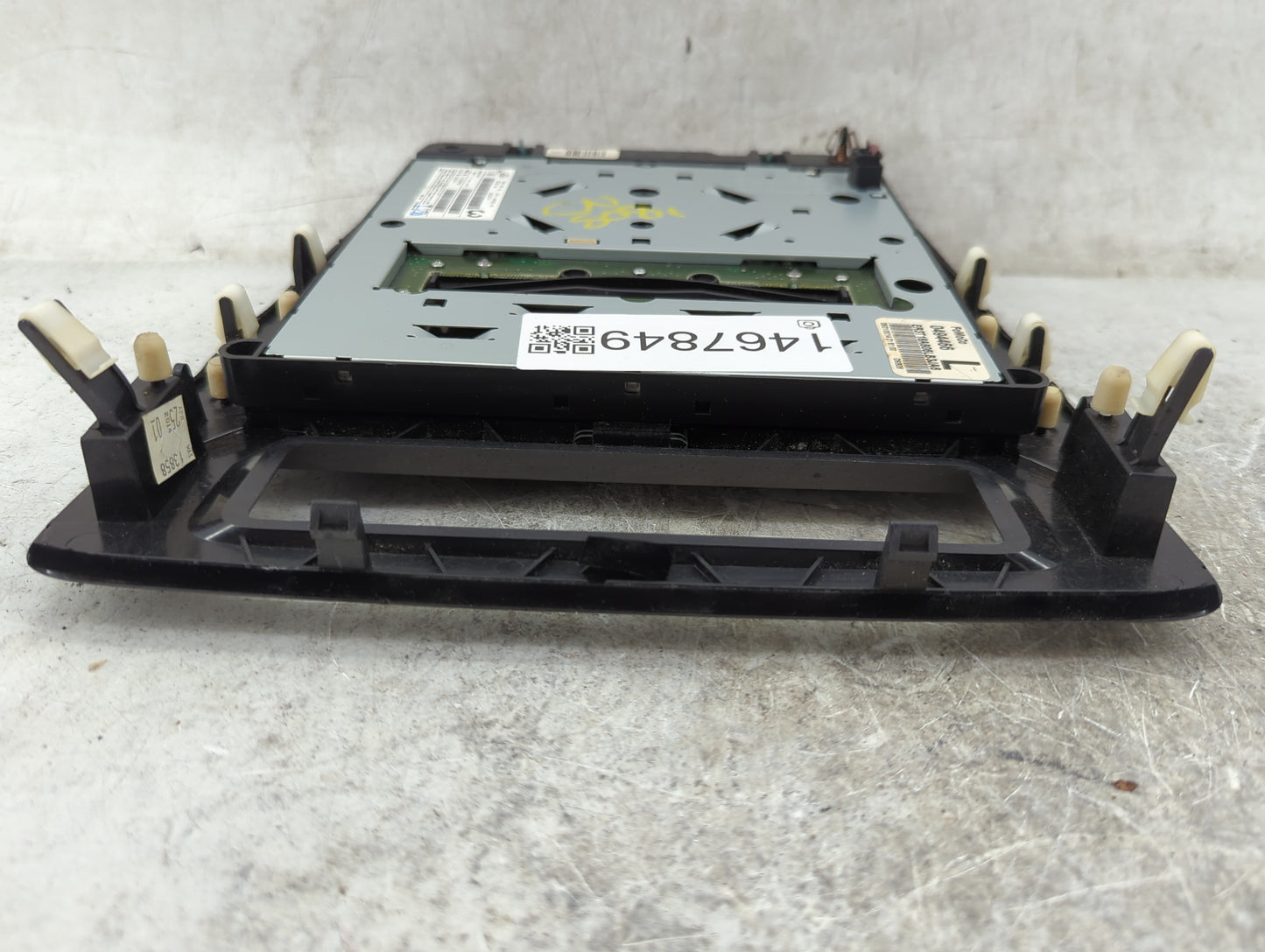 2011-2014 Ford Mustang Radio Control Panel - Oemusedautoparts1.com