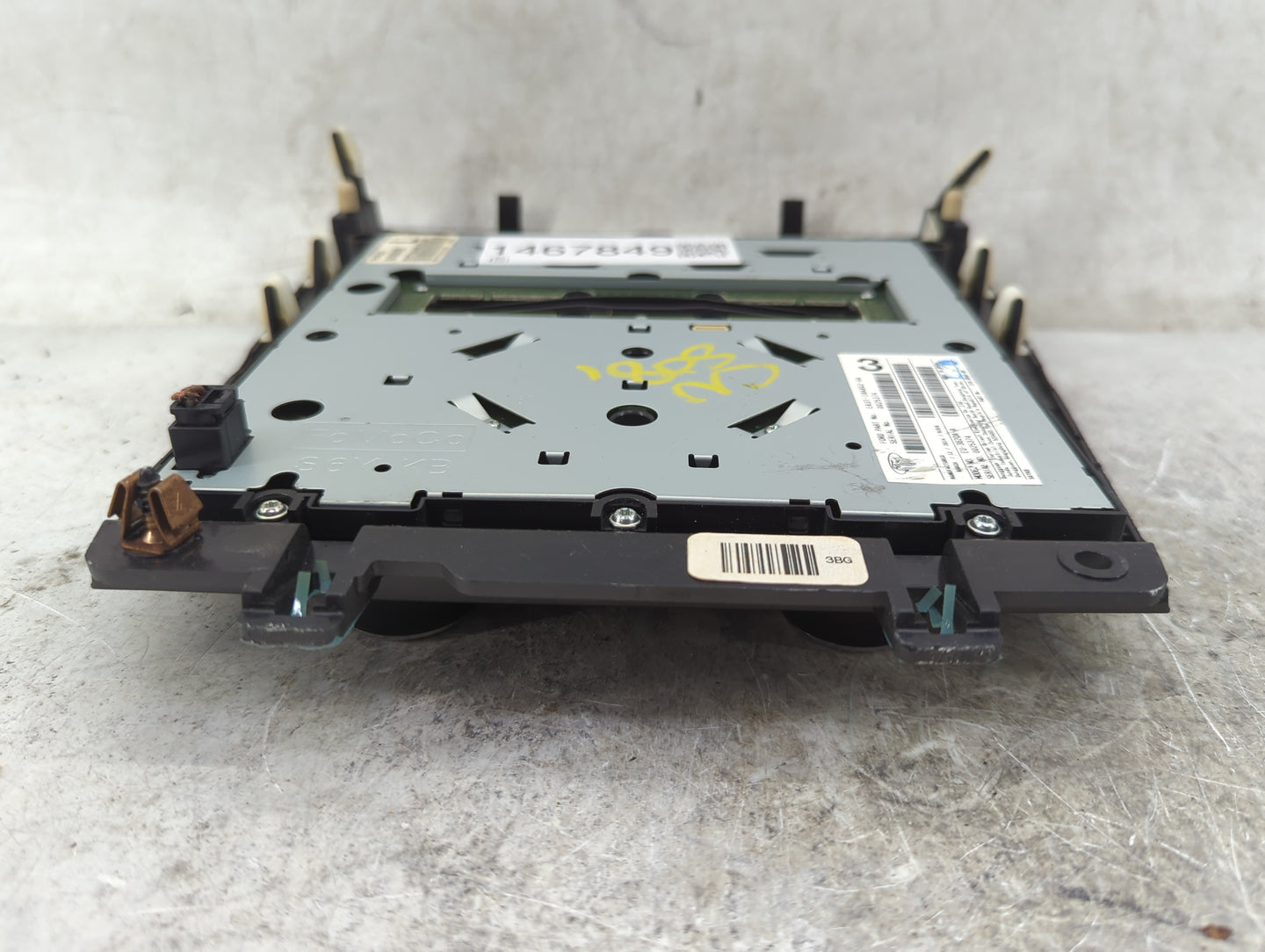 2011-2014 Ford Mustang Radio Control Panel - Oemusedautoparts1.com