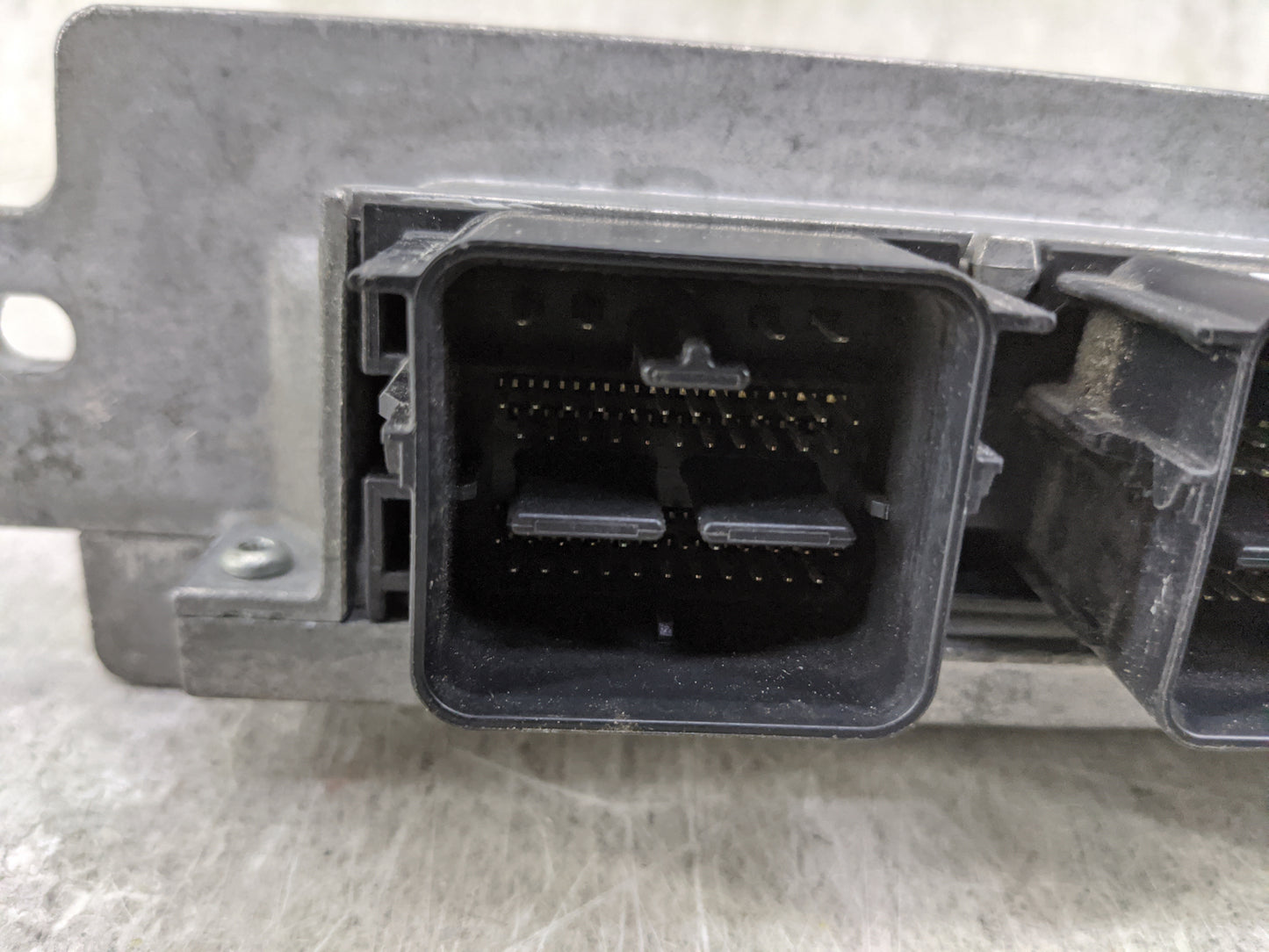 2013-2014 Ford Mustang PCM Engine Control Computer ECU ECM PCU OEM P/N:DR3A-12A650-C 1331657A01, 6MXLDMAS00 Fits Fits 2013 2