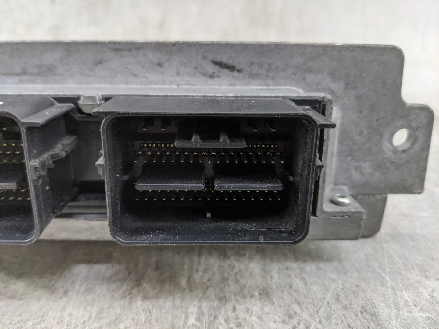 2013-2014 Ford Mustang PCM Engine Control Computer ECU ECM PCU OEM P/N:DR3A-12A650-C 1331657A01, 6MXLDMAS00 Fits Fits 2013 2