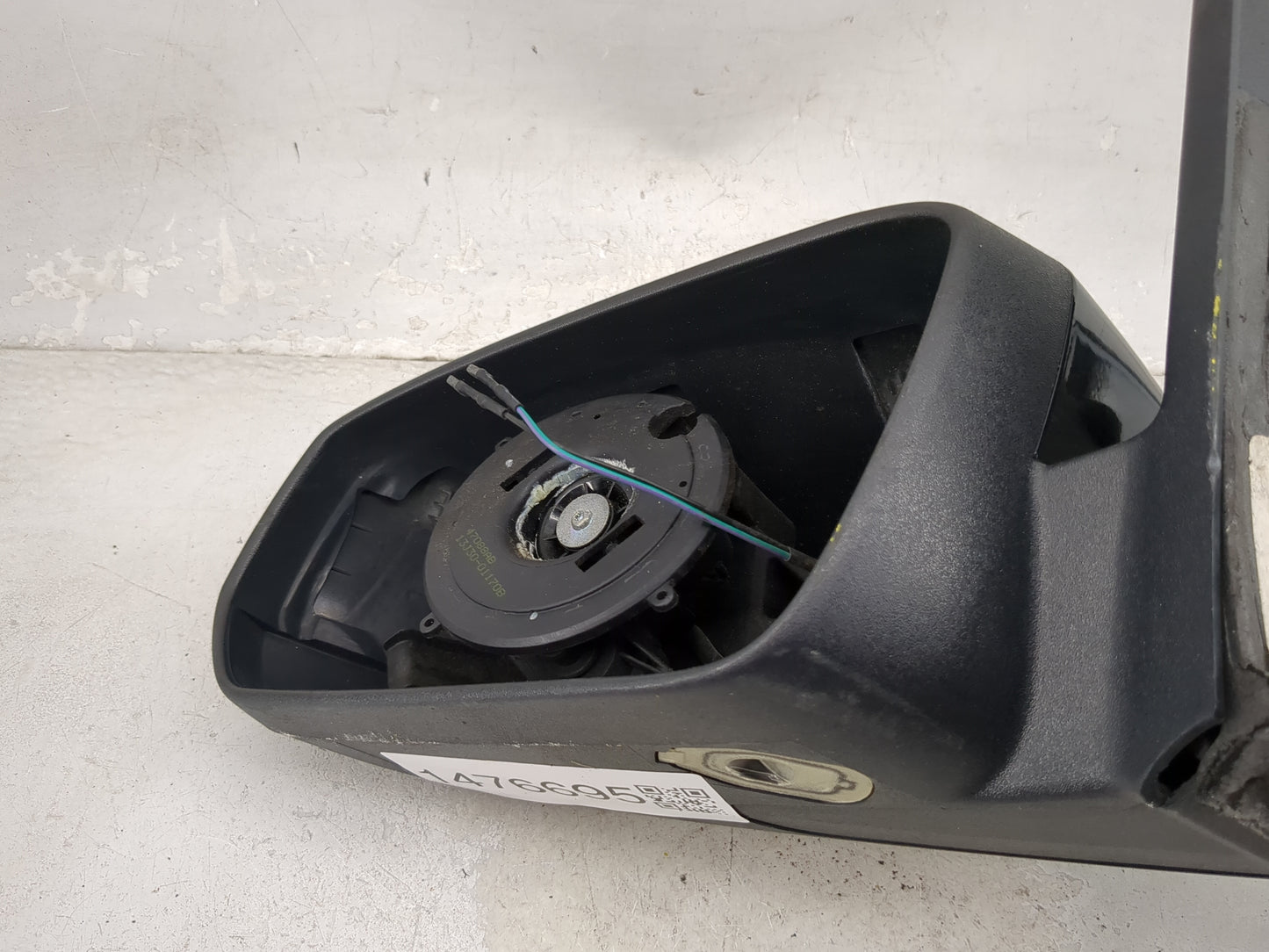 2014 Ford Mustang Driver Side View Mirror - Left Door Mirror OEM Used - Oemusedautoparts1.com