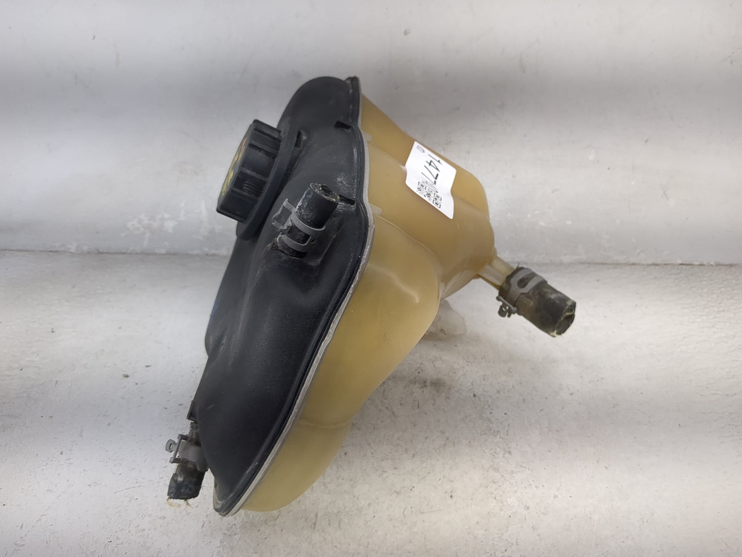 2010-2014 Ford Mustang Windshield Washer Fluid Reservoir Bottle Oem 1477140 - Oemusedautoparts1.com