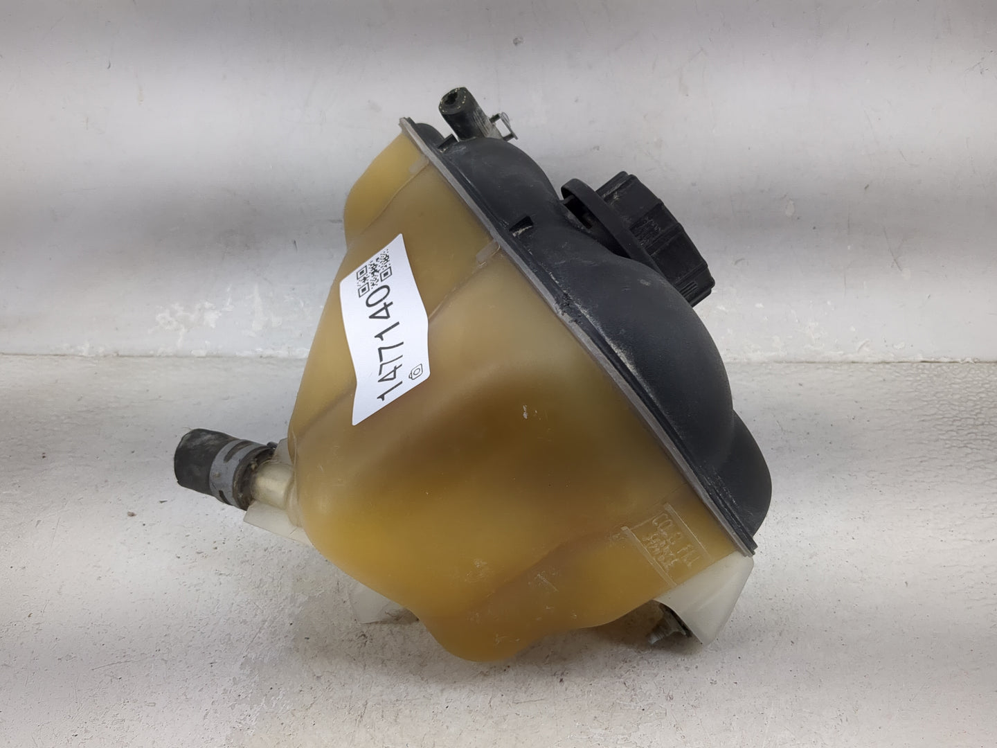 2010-2014 Ford Mustang Windshield Washer Fluid Reservoir Bottle Oem 1477140 - Oemusedautoparts1.com