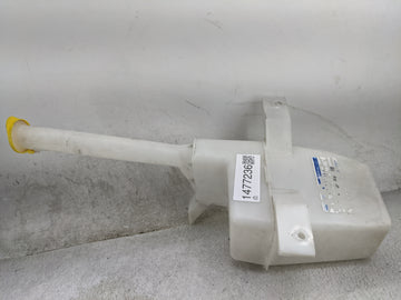 2010-2014 Ford Mustang Windshield Washer Fluid Reservoir Bottle Oem 1477236 - Oemusedautoparts1.com