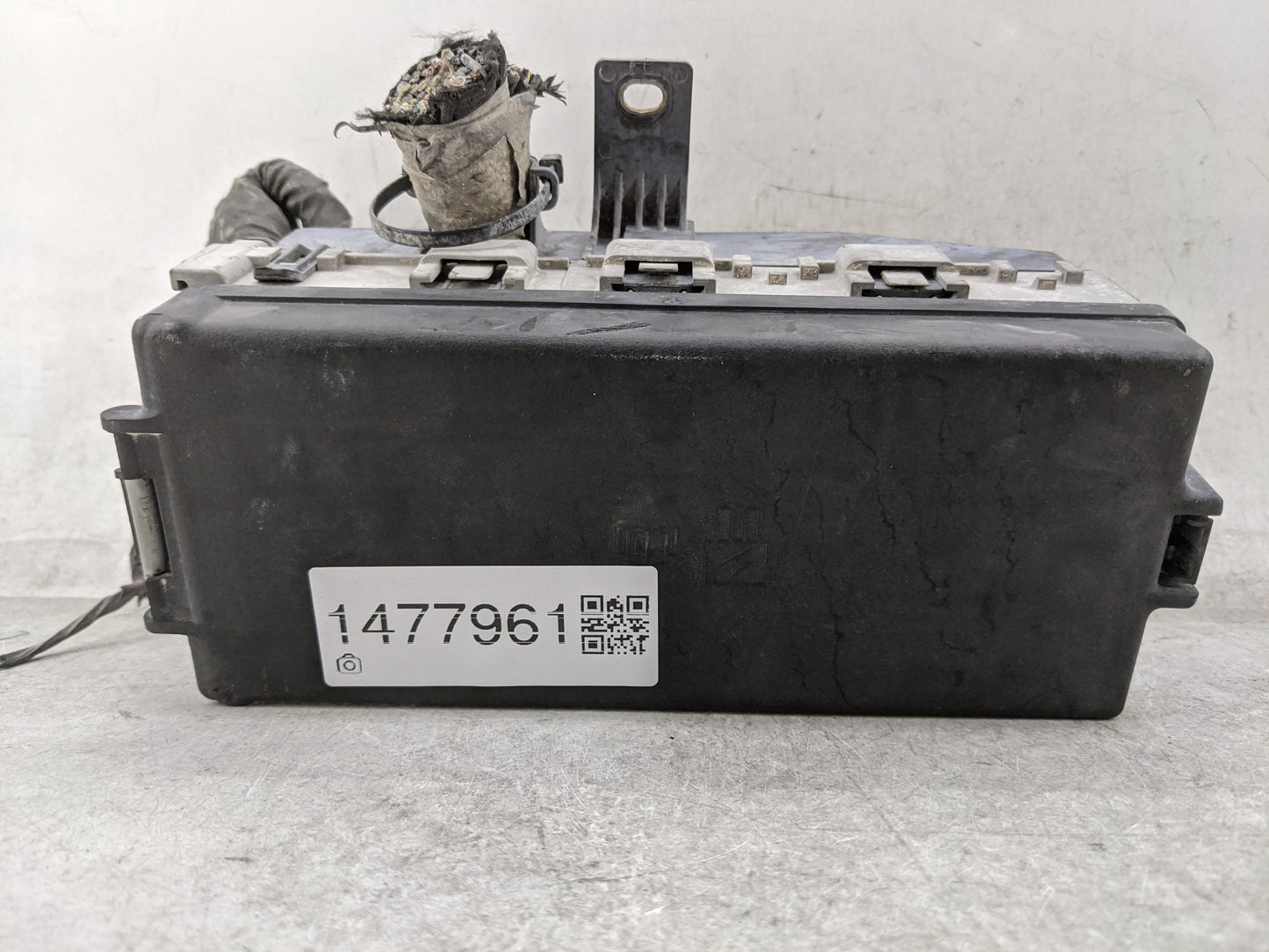 2012-2014 Ford Mustang Fusebox Fuse Box Panel Relay Module P/N:6E5T-14A003-AB Fits Fits 2012 2013 2014 OEM Used Auto Parts -