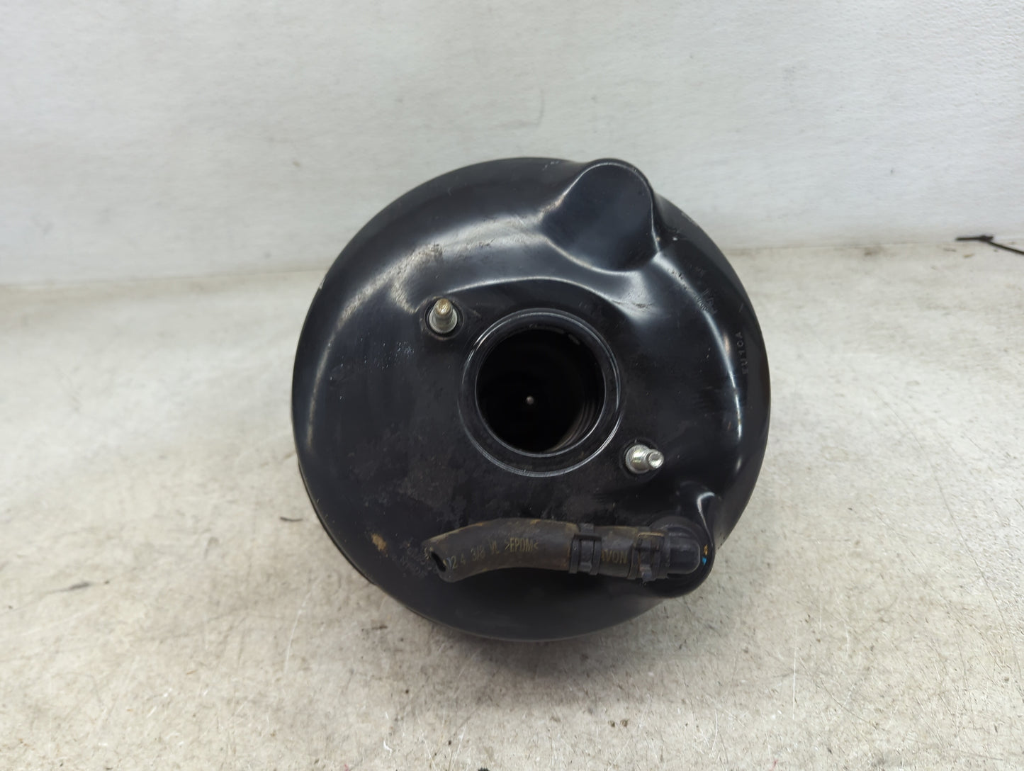 2009-2014 Ford Mustang Power Brake Booster Oem 1490160 - Oemusedautoparts1.com