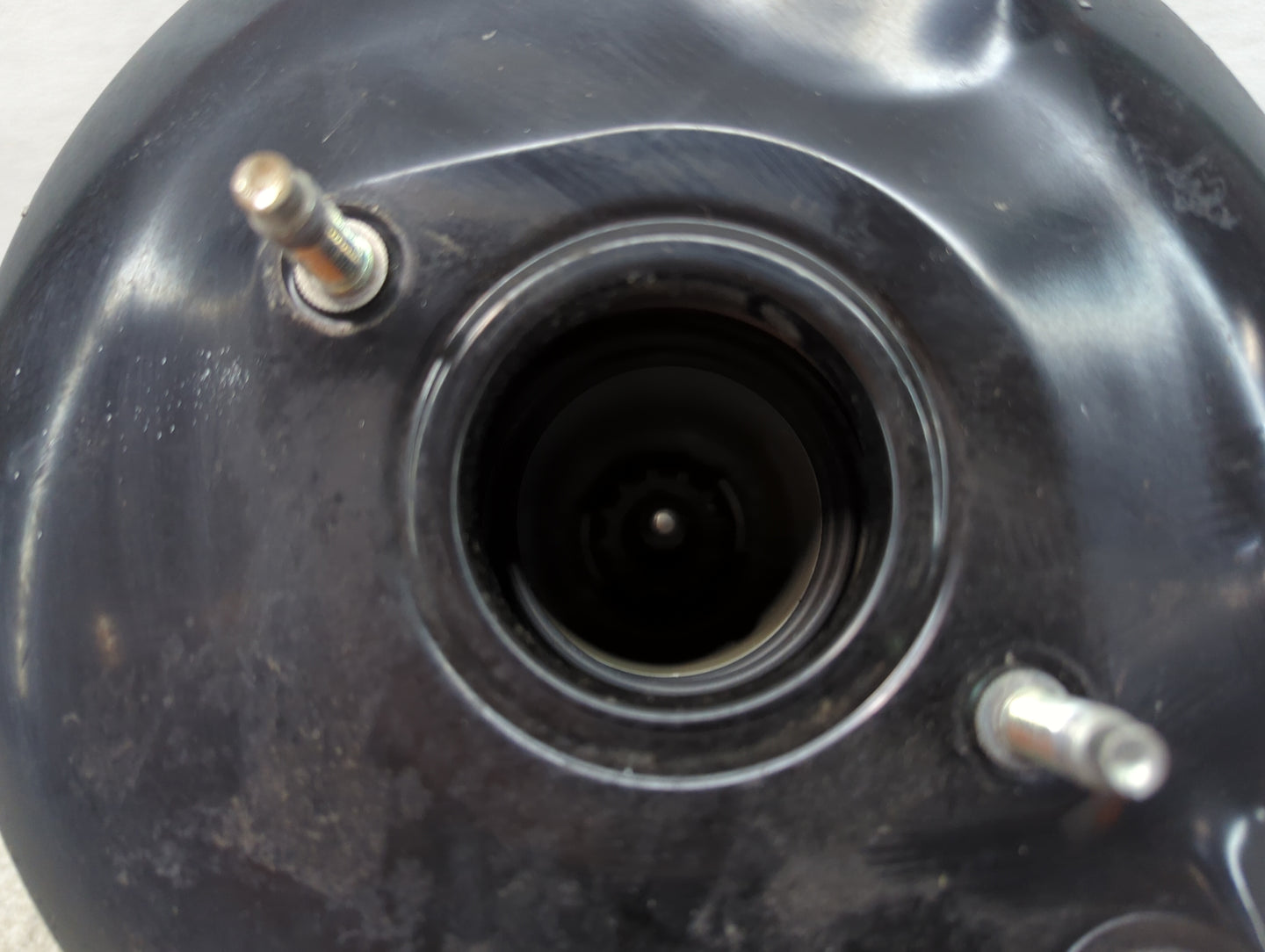 2009-2014 Ford Mustang Power Brake Booster Oem 1490160 - Oemusedautoparts1.com