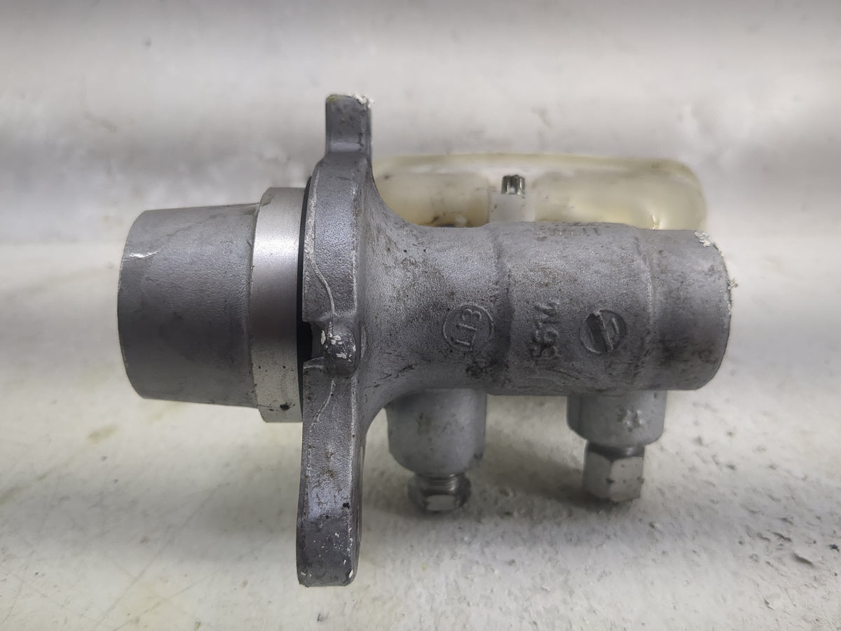 2010-2014 Ford Mustang Brake Master Cylinder 1497807 - Oemusedautoparts1.com
