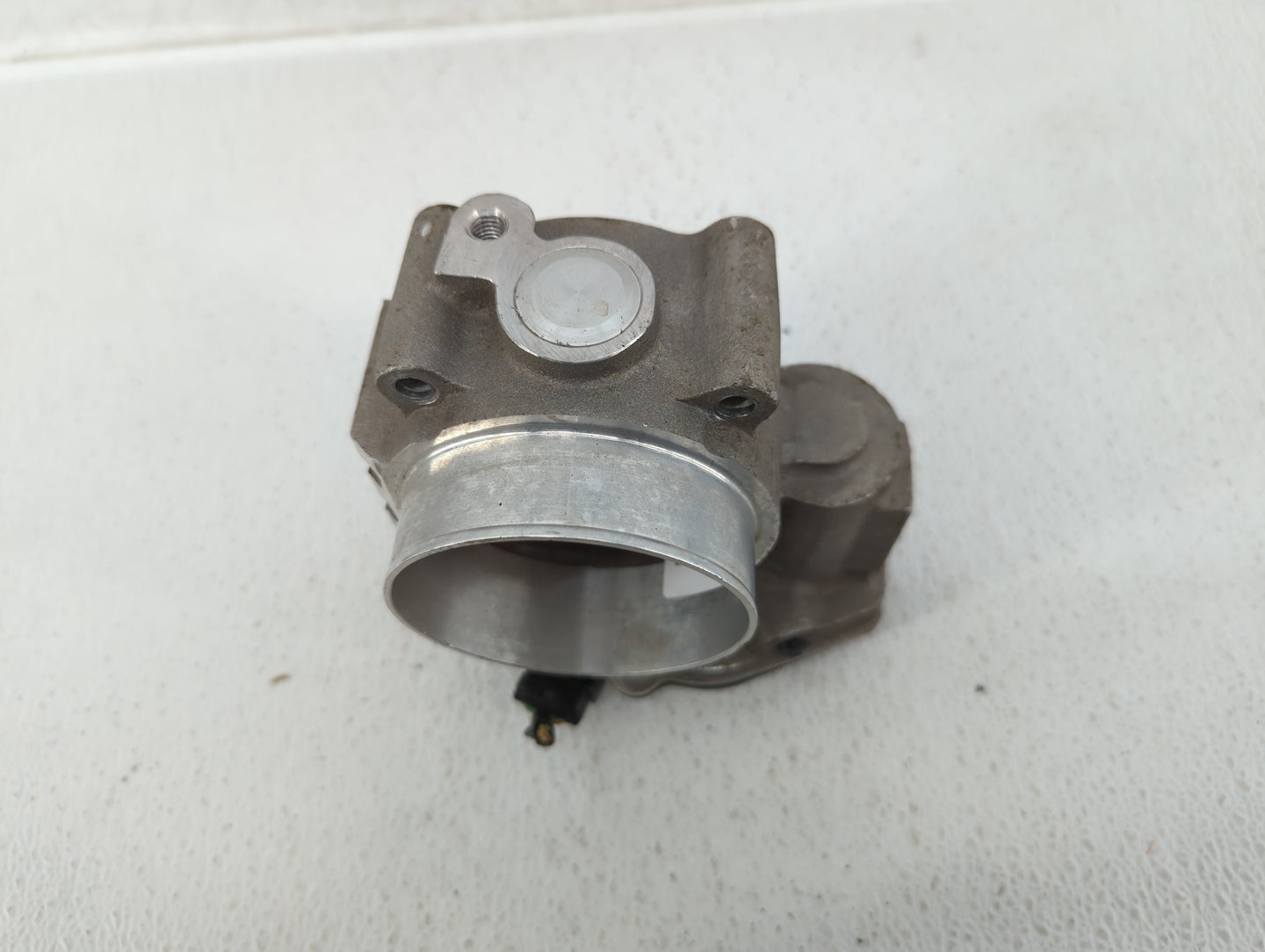 2011-2017 Ford Mustang Throttle Body P/N:2J1523B-0955 Fits Fits 2011 2012 2013 2014 2015 2016 2017 2018 2019 OEM Used Auto P