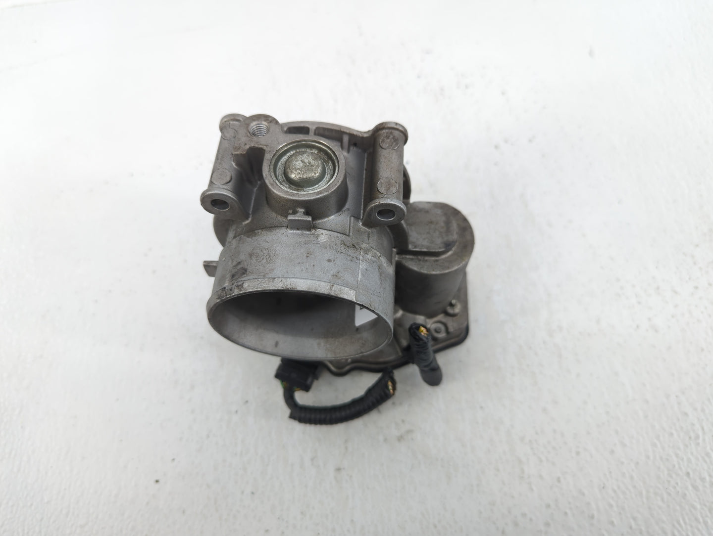 2011-2017 Ford Mustang Throttle Body P/N:AT4E-EH Fits Fits 2011 2012 2013 2014 2015 2016 2017 2018 2019 OEM Used Auto Parts 